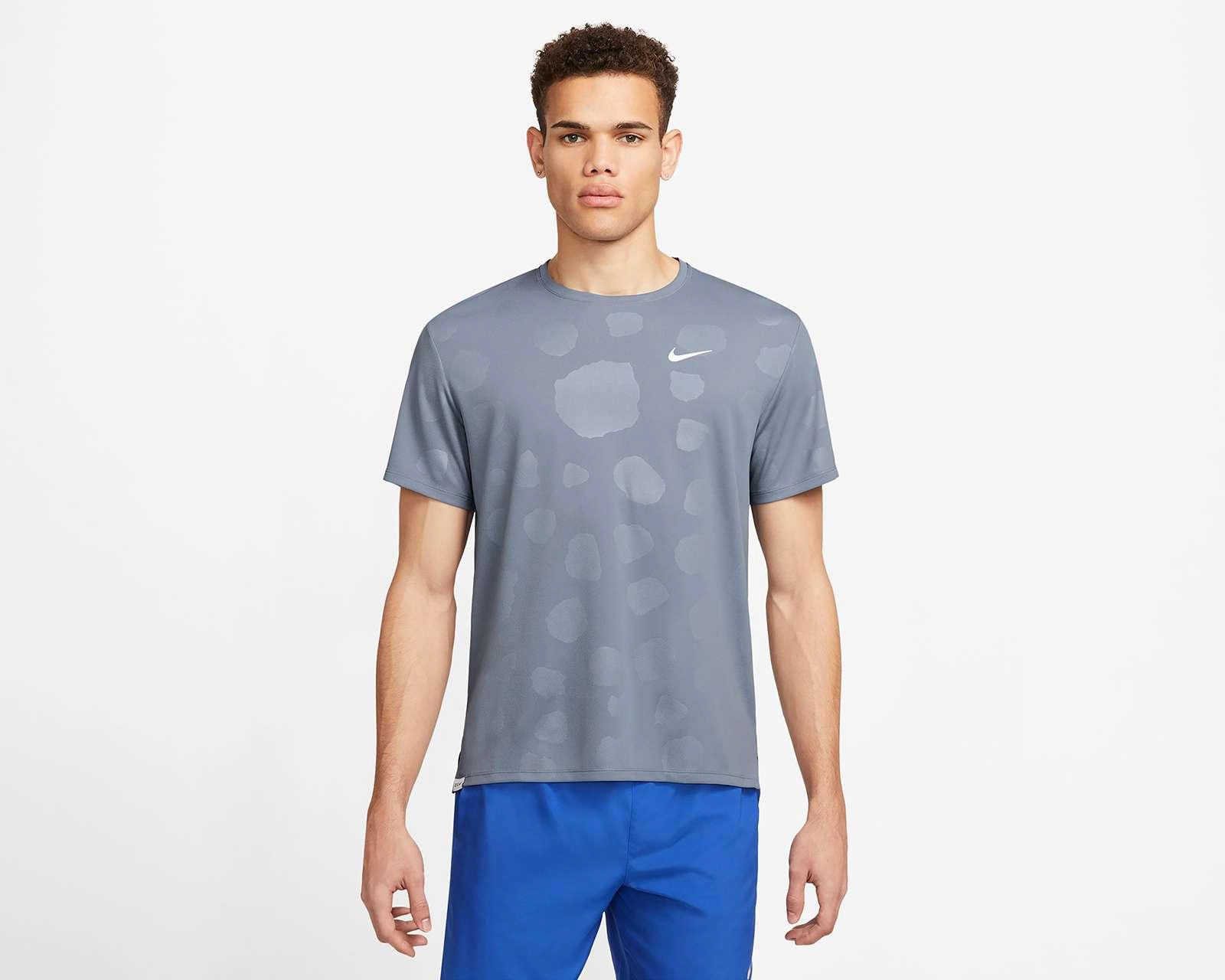 Foto 2 pulgar | Playera Nike Dri-FIT Miler Studio '72 para Correr