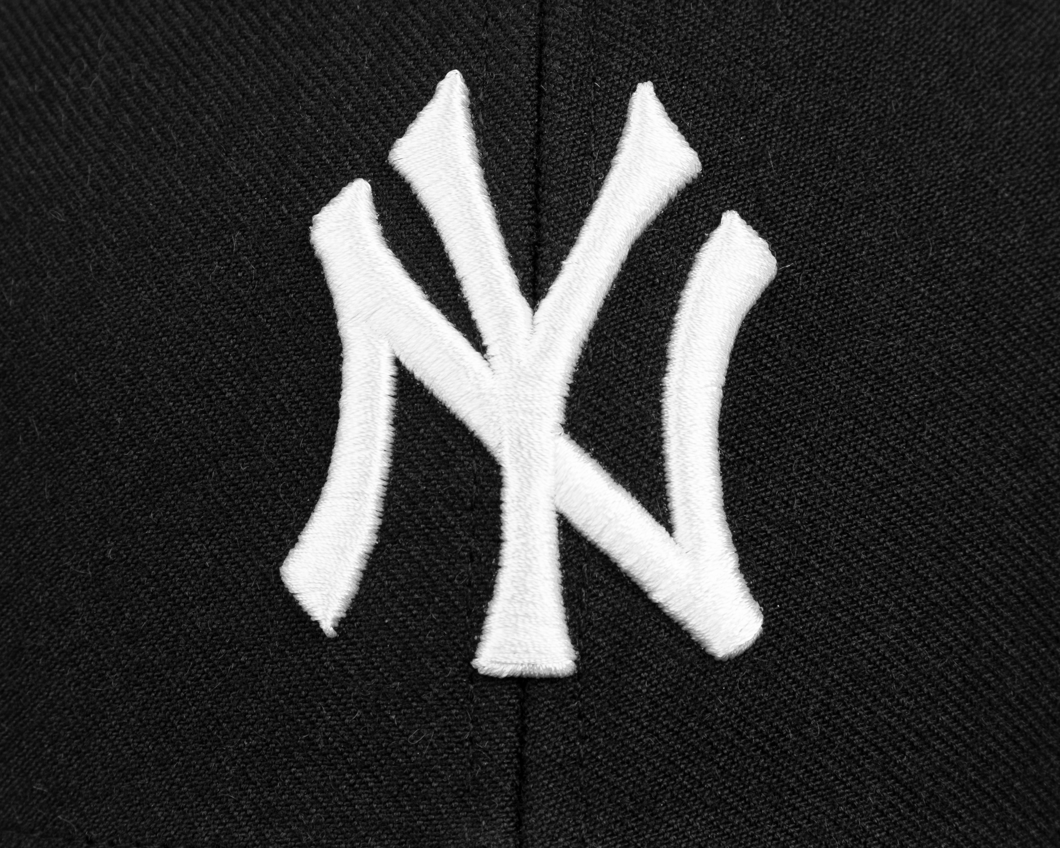 Foto 5 pulgar | Gorra 47 MLB NY Yankees