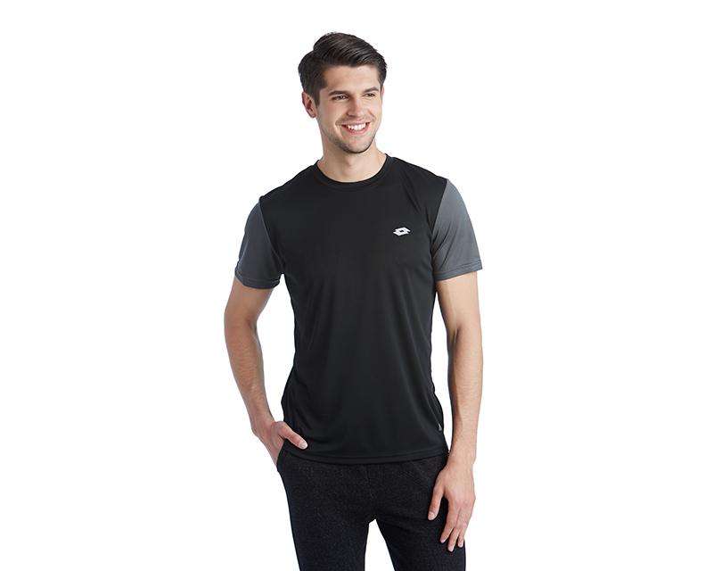 playera negra deportiva