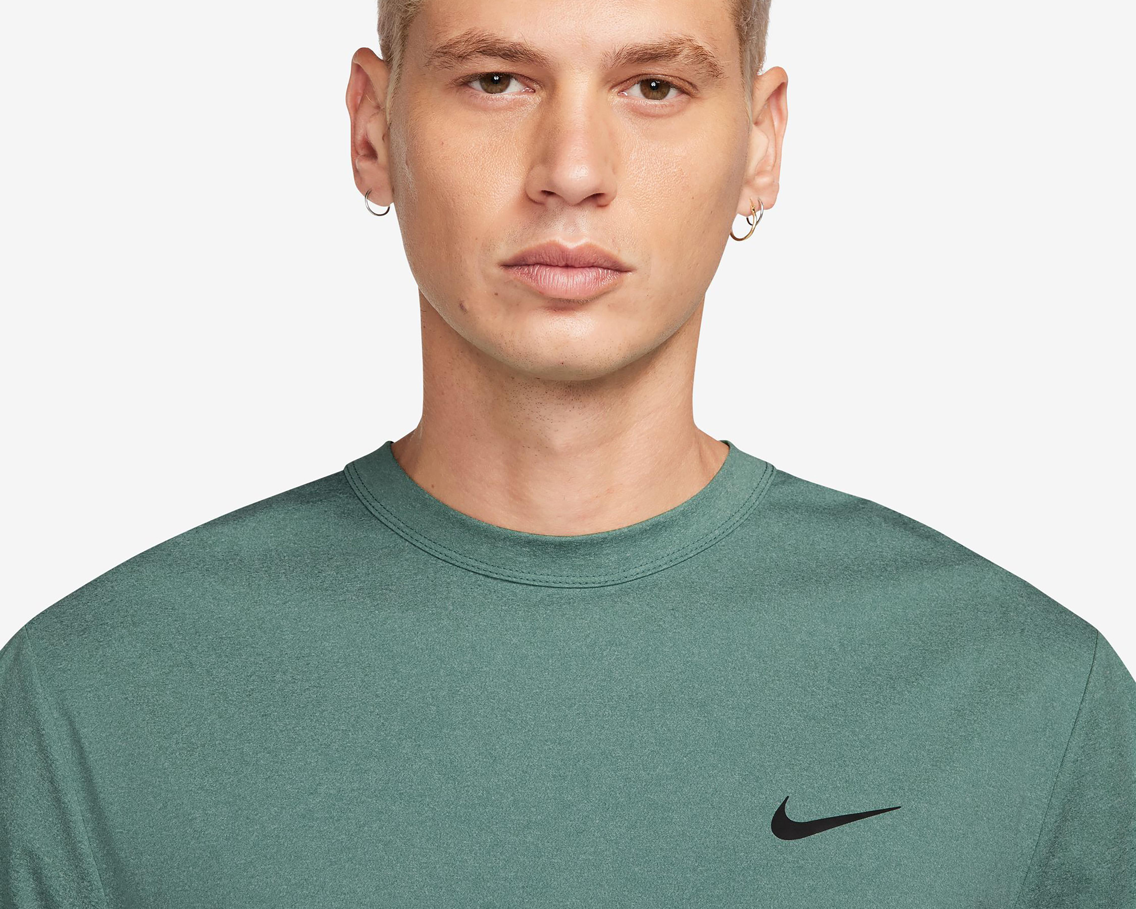 Foto 4 pulgar | Playera Nike Dri-FIT Hyverse de Entrenamiento
