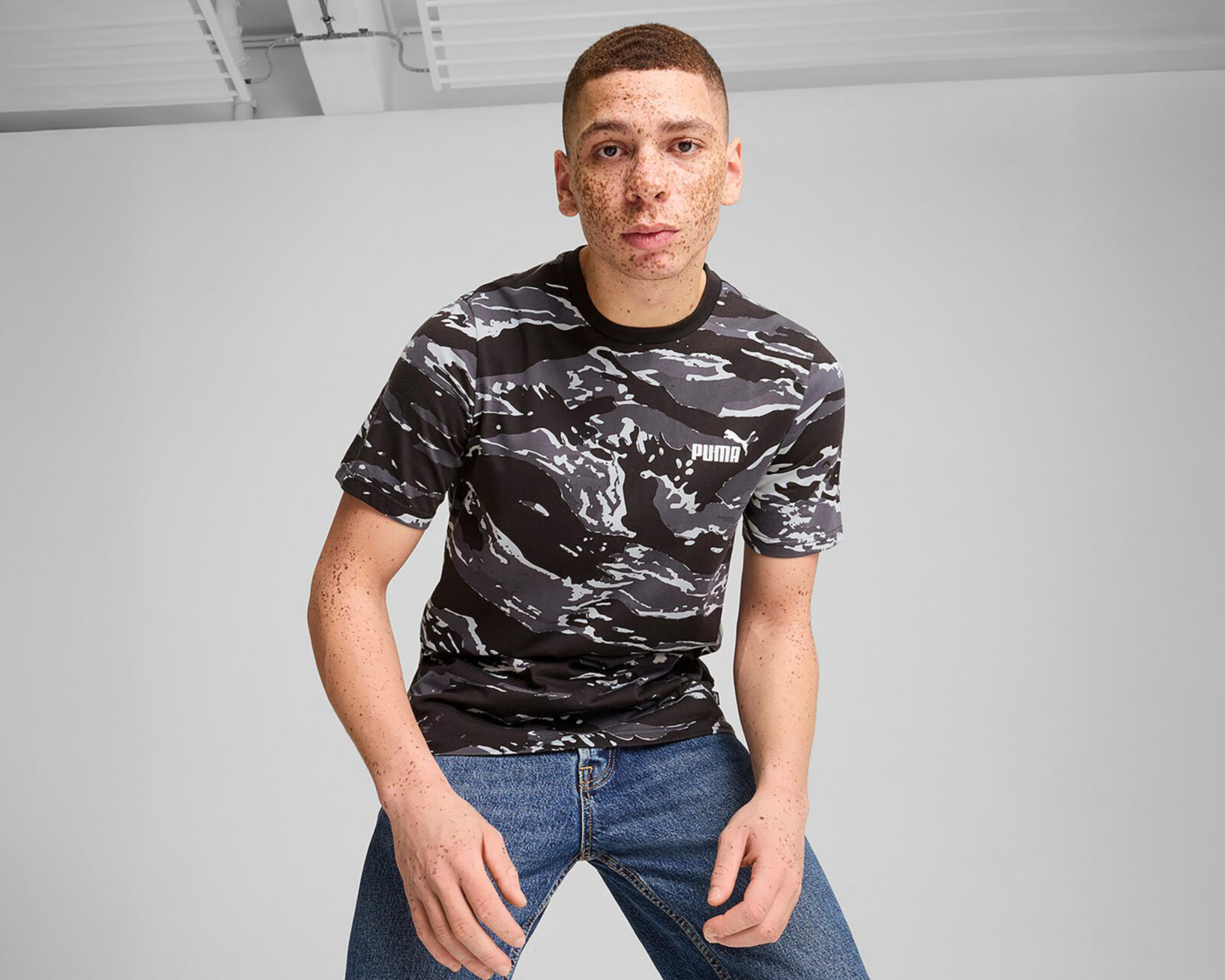 Foto 3 pulgar | Playera de Entrenamiento Puma Ess+ Camo AOP para Hombre
