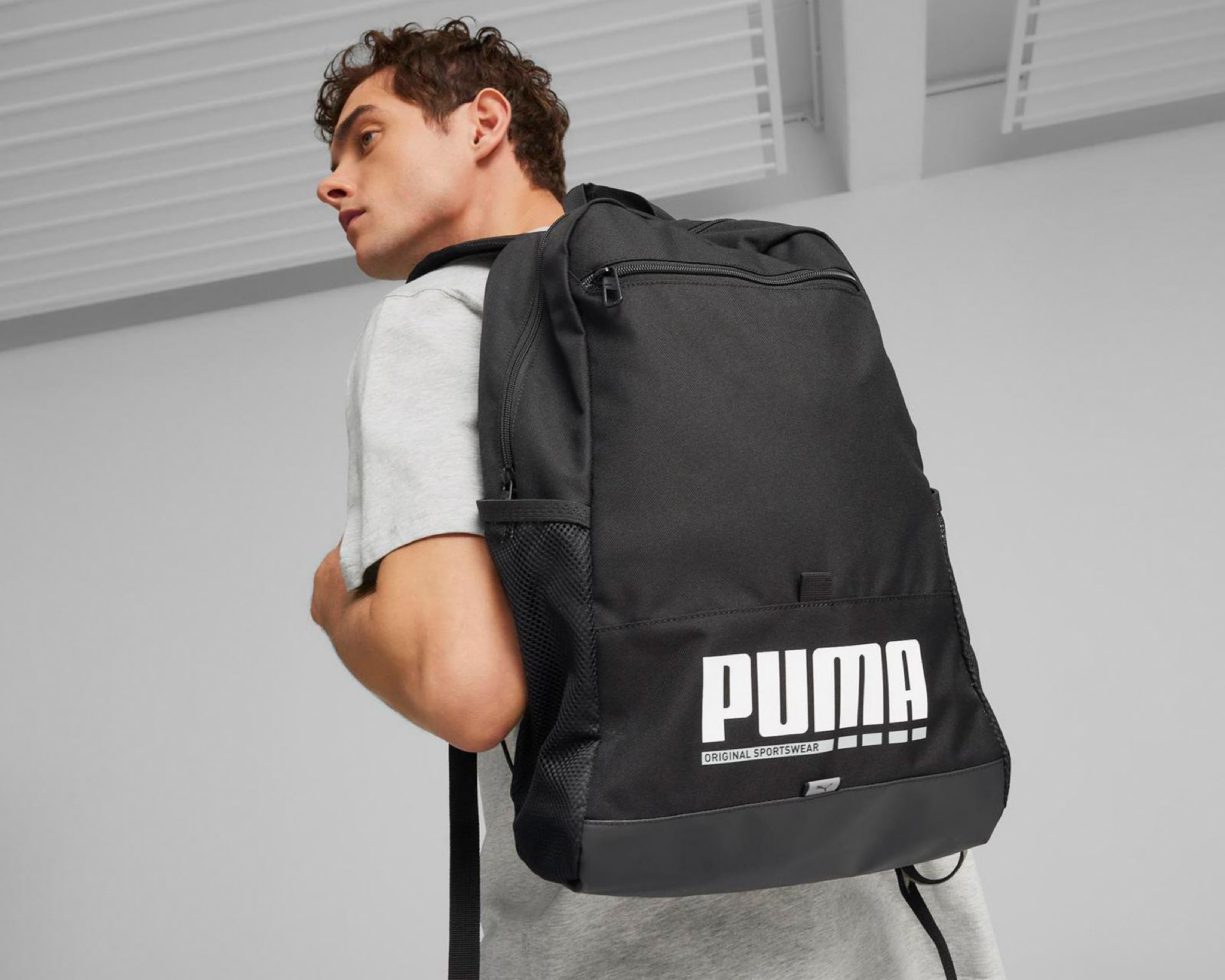 Foto 6 pulgar | Mochila Puma Negra