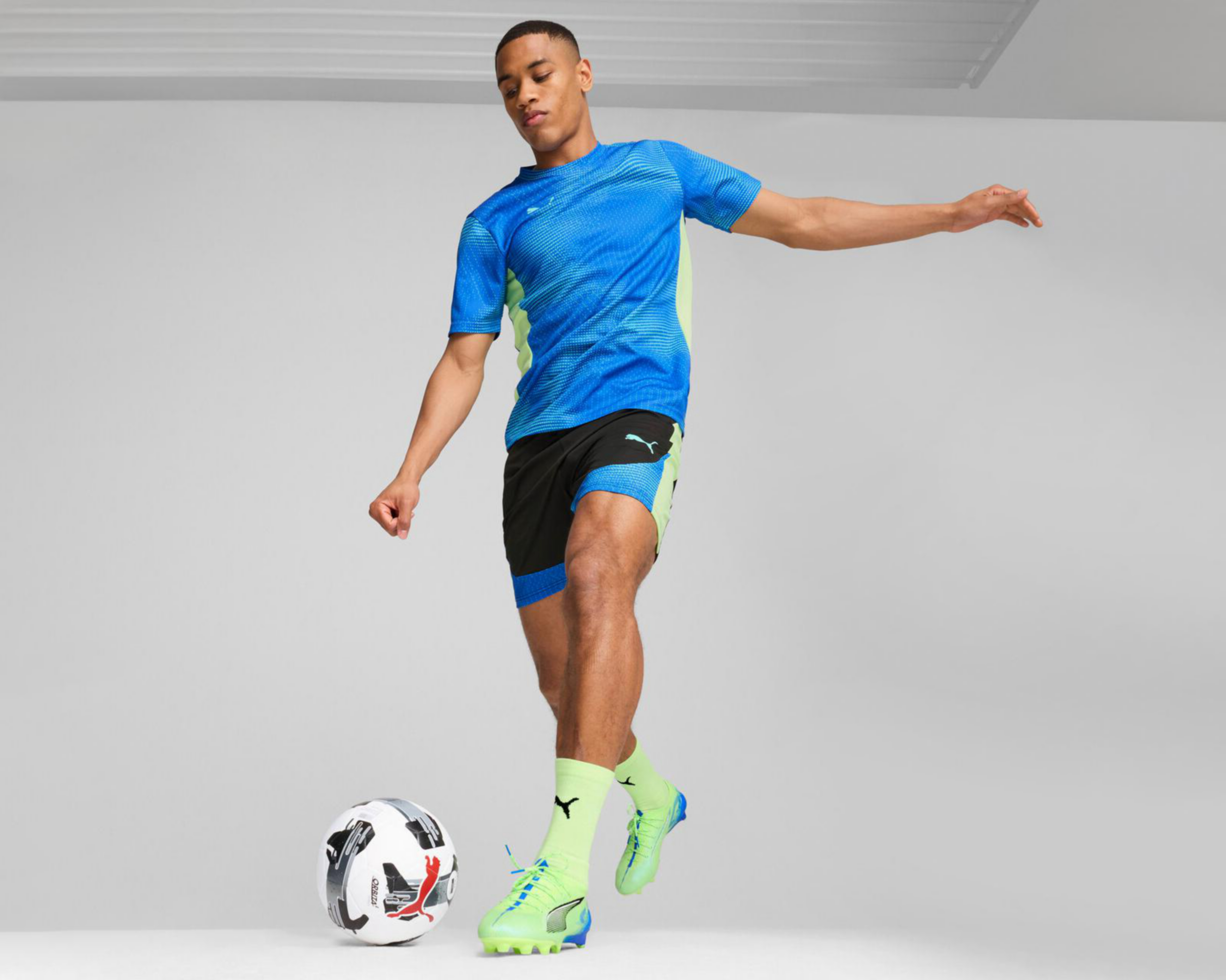 Foto 6 pulgar | Short Puma IndividualFINAL de Entrenamiento para Hombre