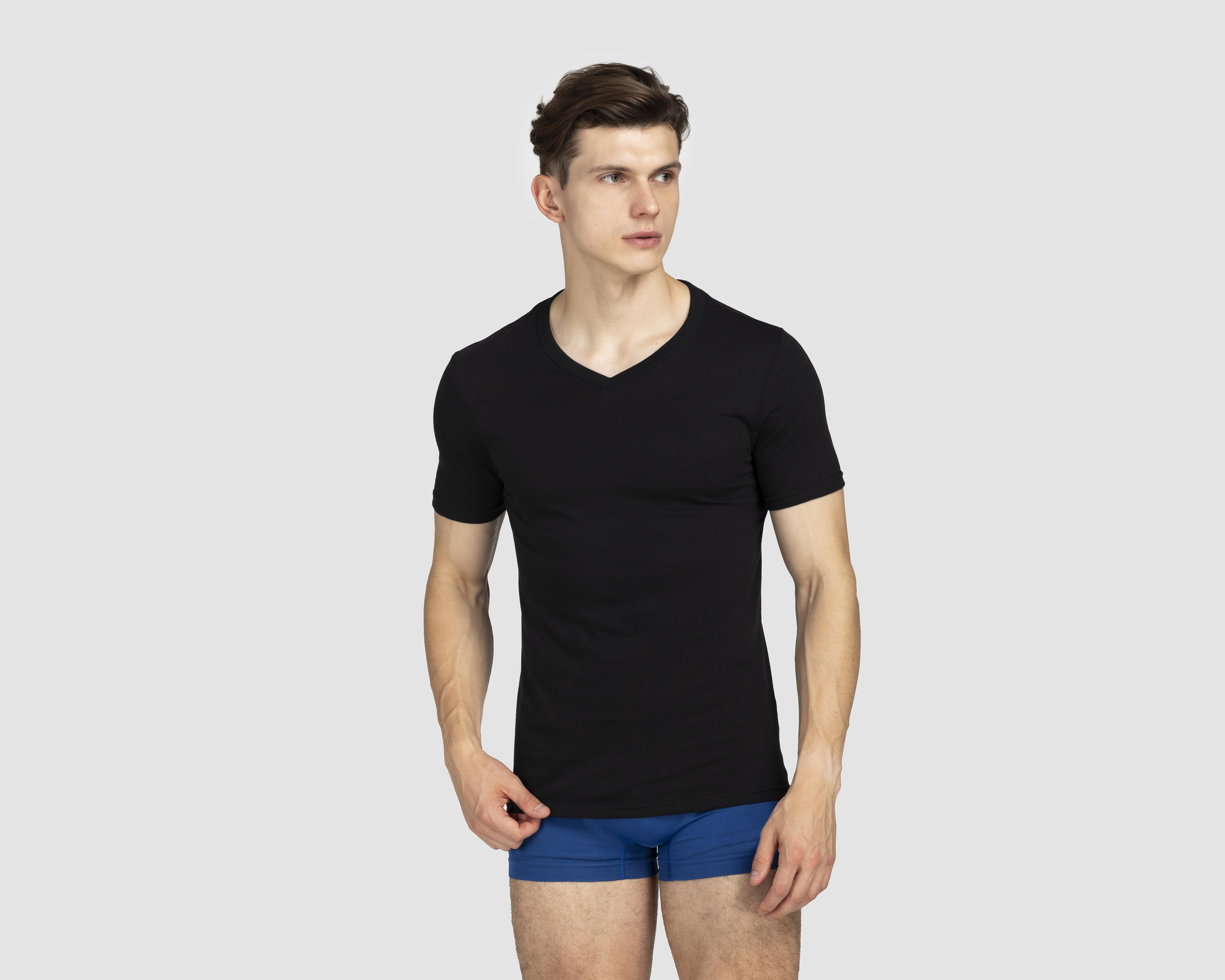 Foto 2 | Playera Interior Cuello V Umbro 3 Piezas