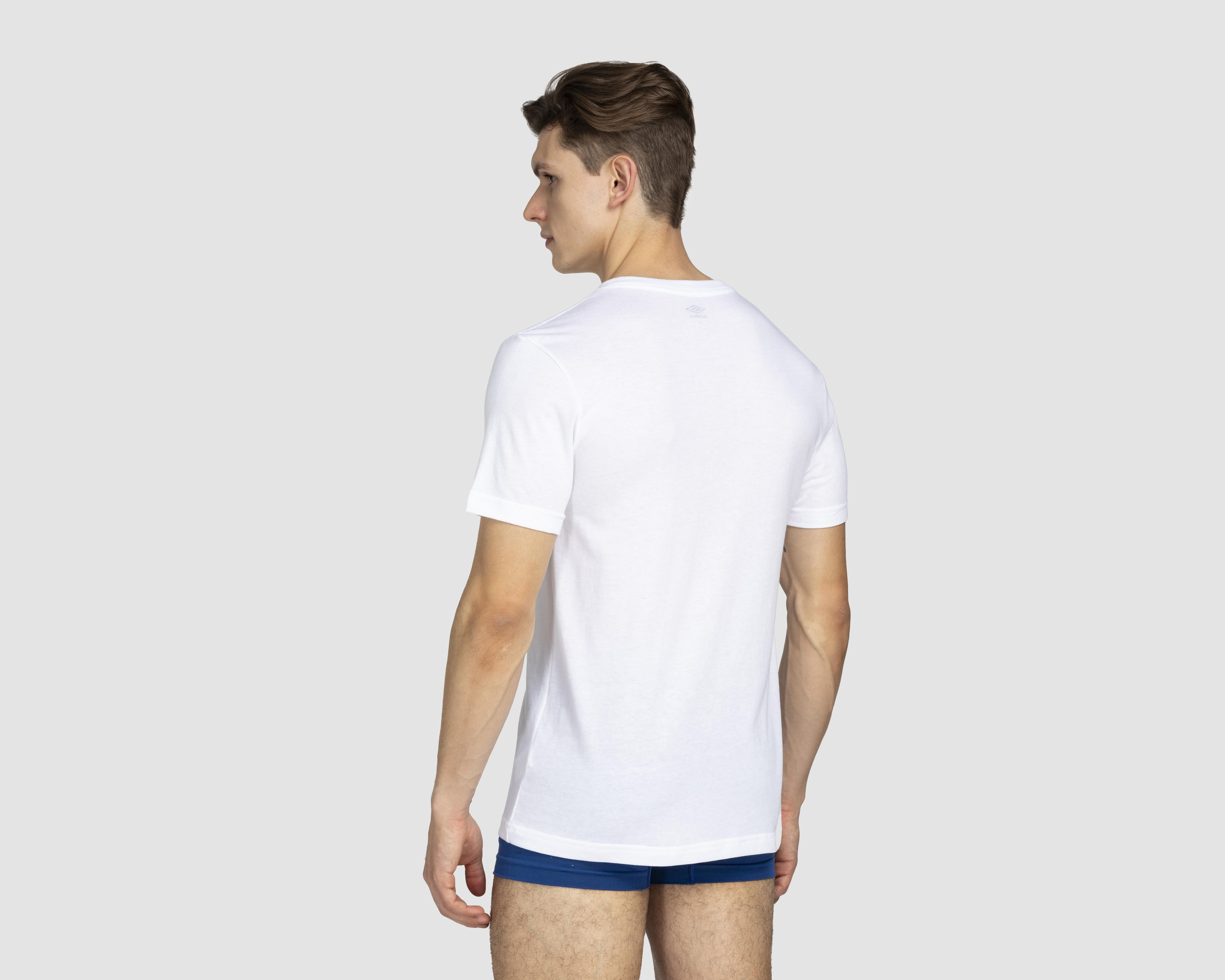 Foto 4 pulgar | Playera Interior Cuello V Umbro 3 Piezas
