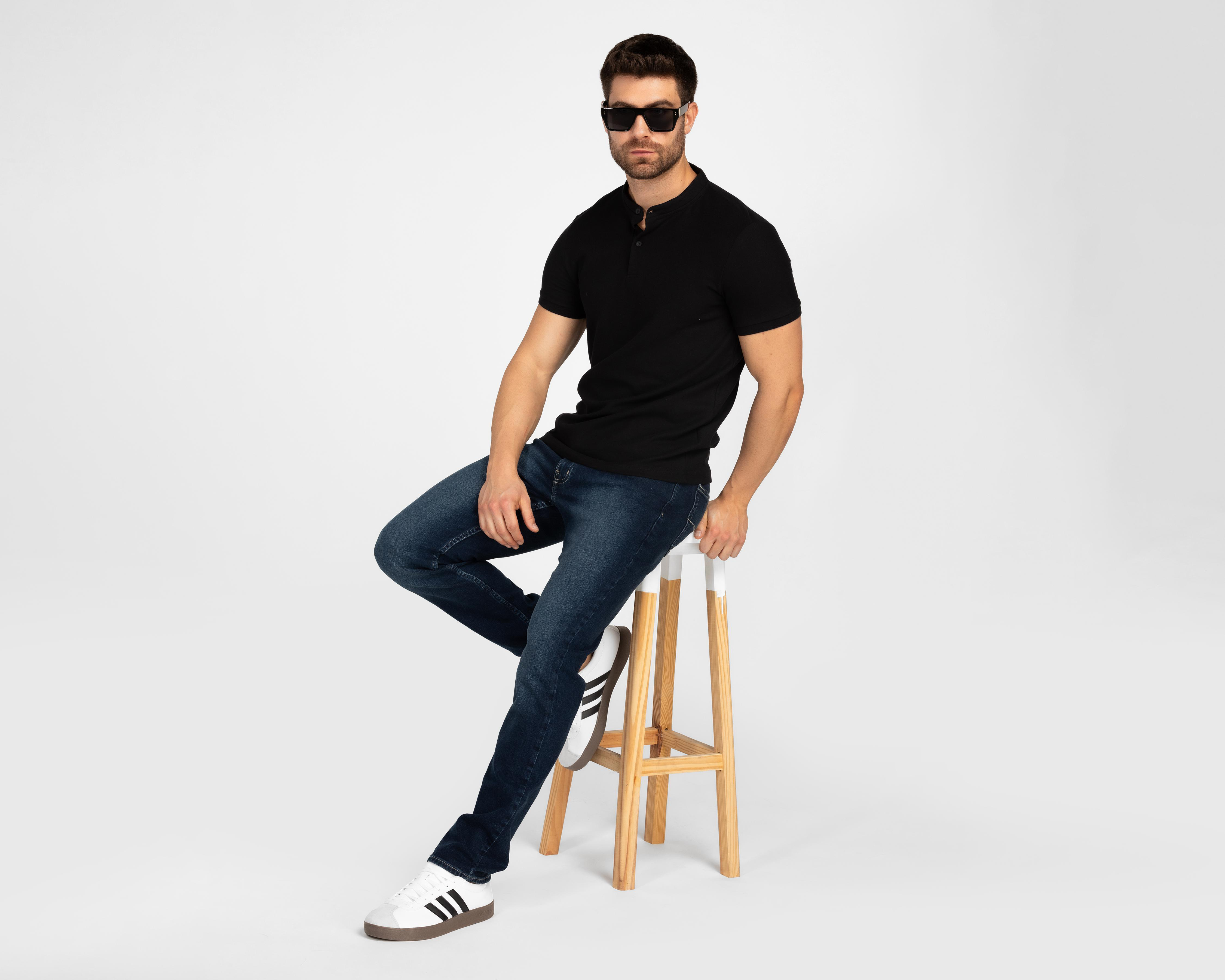 Foto 3 pulgar | Playera Refill Negra Henley para Hombre