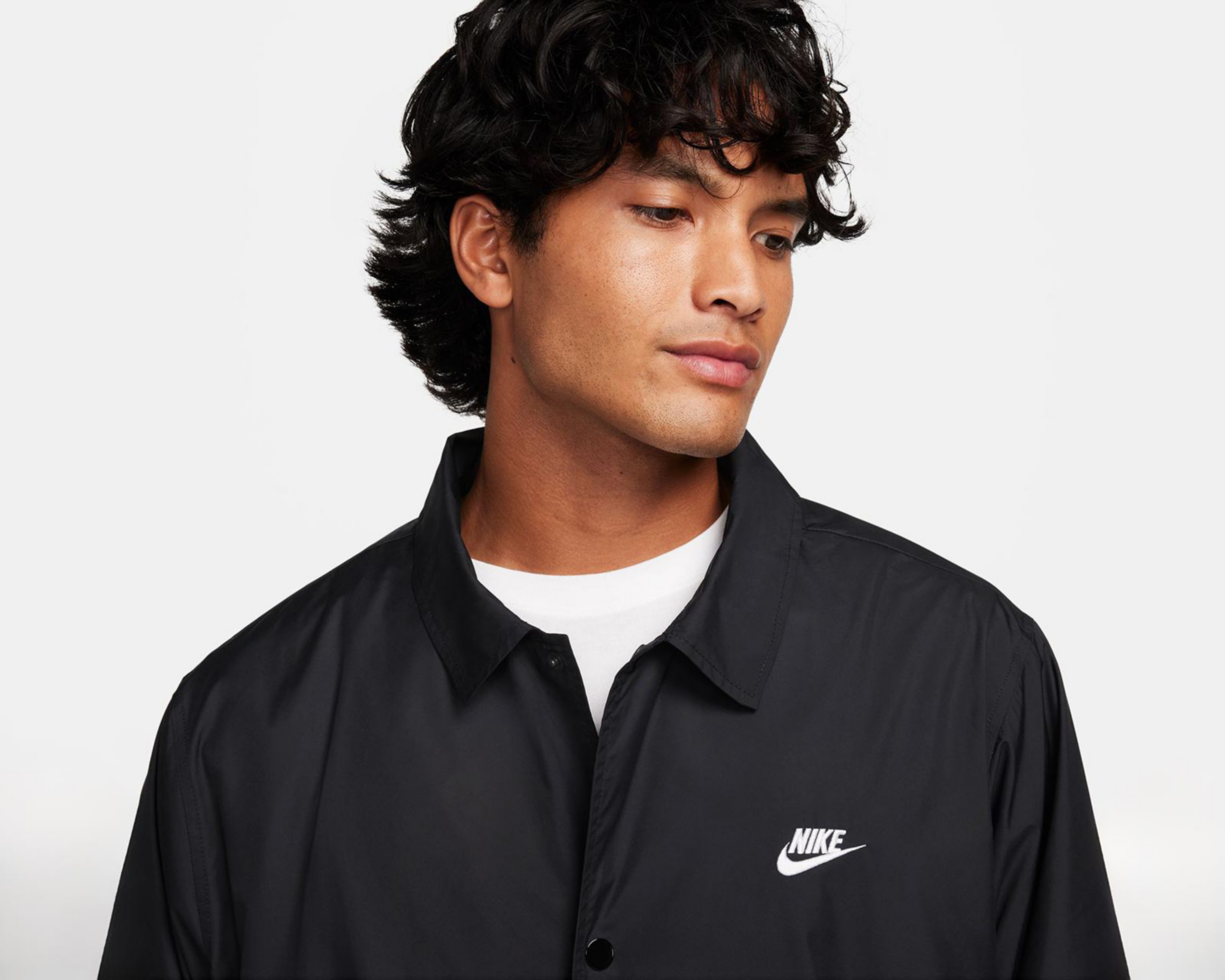 Foto 4 pulgar | Chamarra Deportiva Nike Club para Hombre