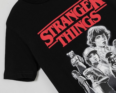 Foto 3 | Playera Cuello Redondo Negra Stranger Things para Hombre