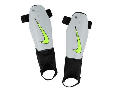 Foto 1 | Espinilleras Deportivas Nike Charge