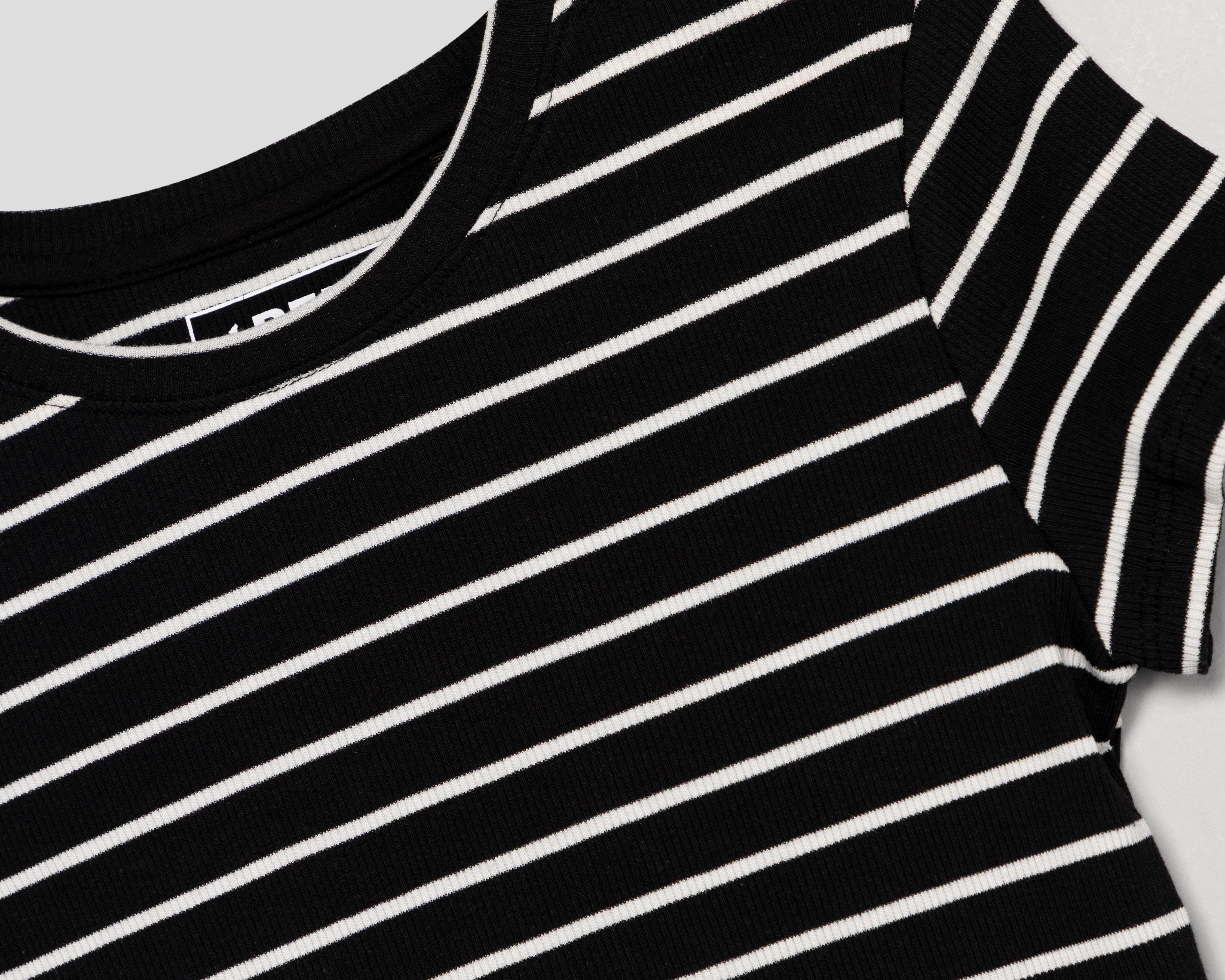 Foto 4 pulgar | Playera Cuello Redondo Negra Refill para Mujer