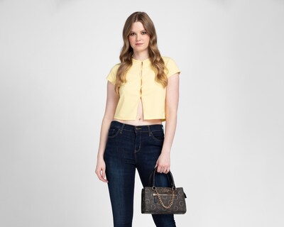 Foto 6 | Bolsa de Mano Guess Saffron