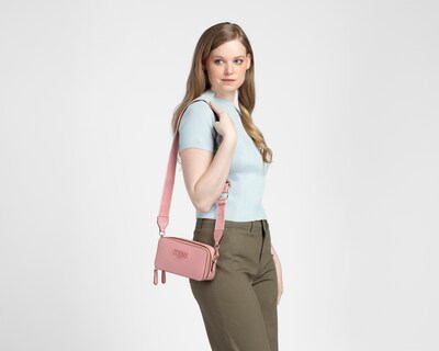 Foto 6 | Bolsa Cruzada Guess Lewistown