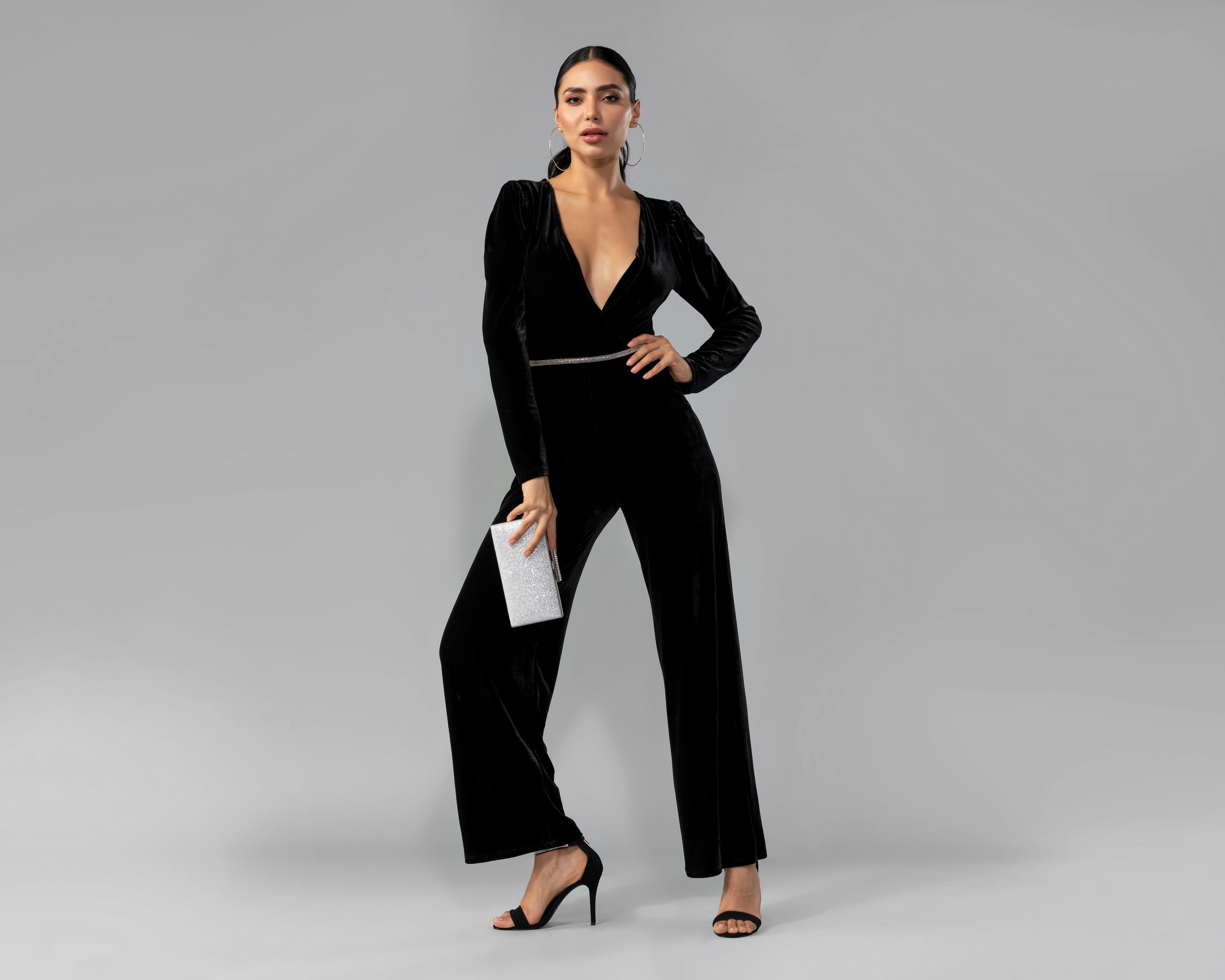 Foto 1 | Jumper Jennifer Lopez de Noche Terciopelo Negro con Escote V