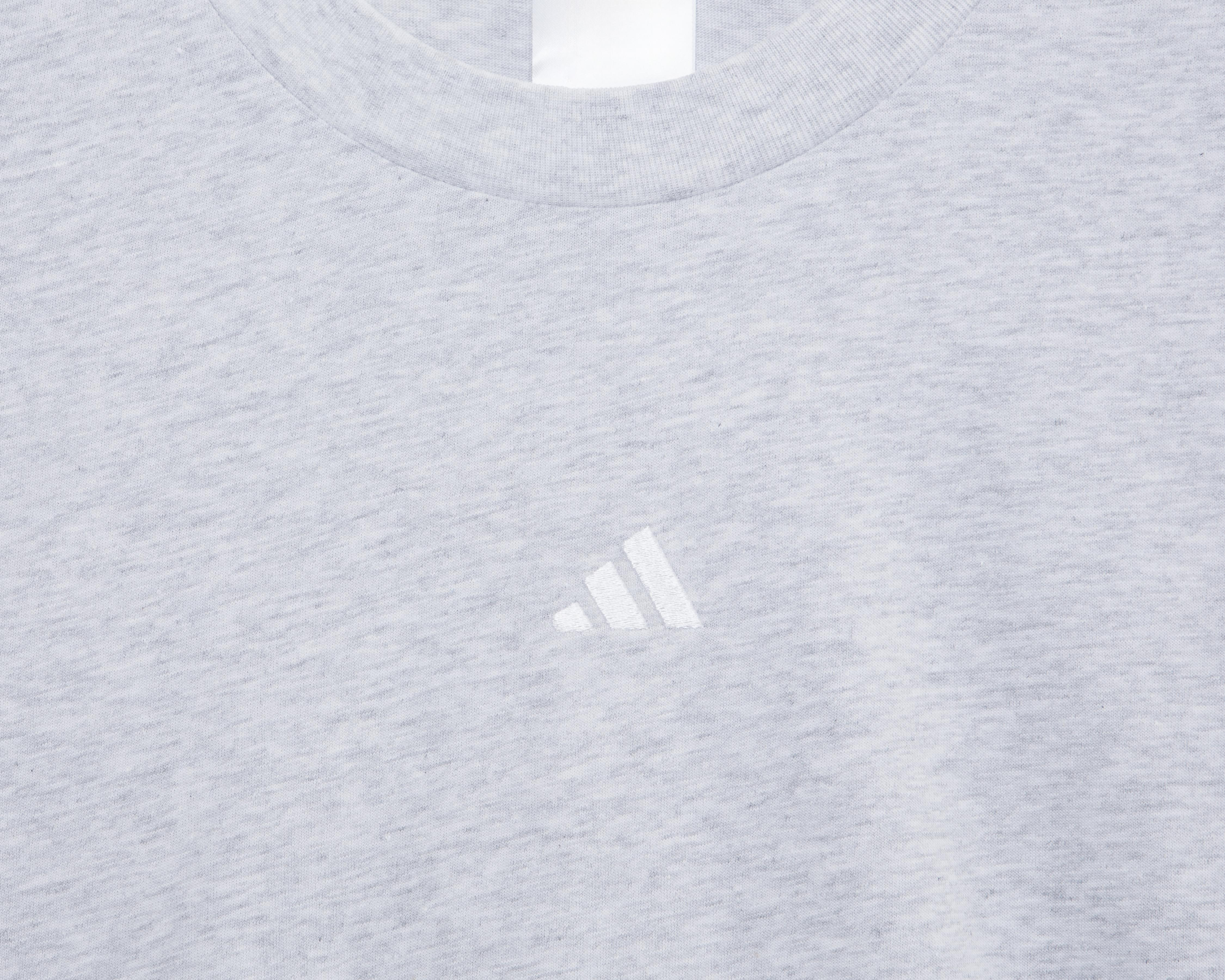 Foto 4 pulgar | Playera Deportiva Adidas Essentials para Mujer