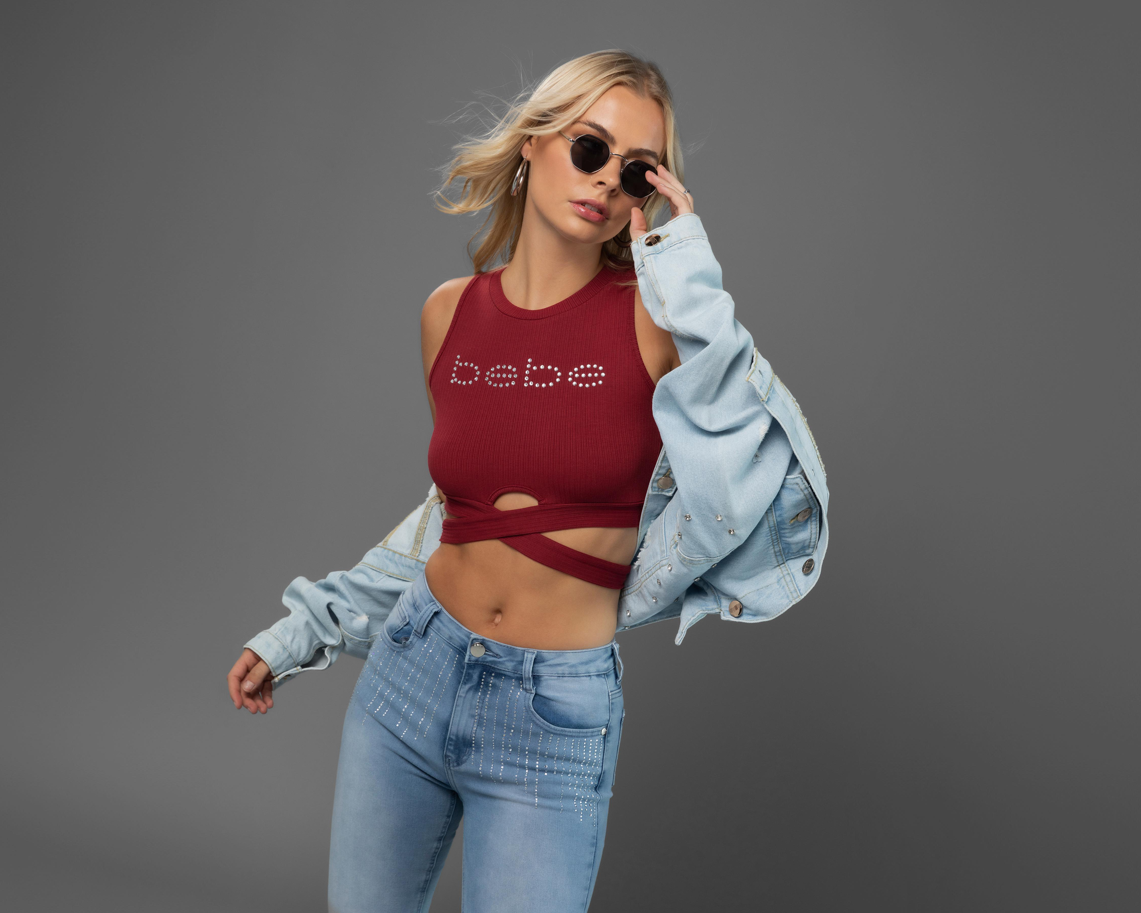 Foto 1 | Blusa Bebe Borgoña sin Mangas