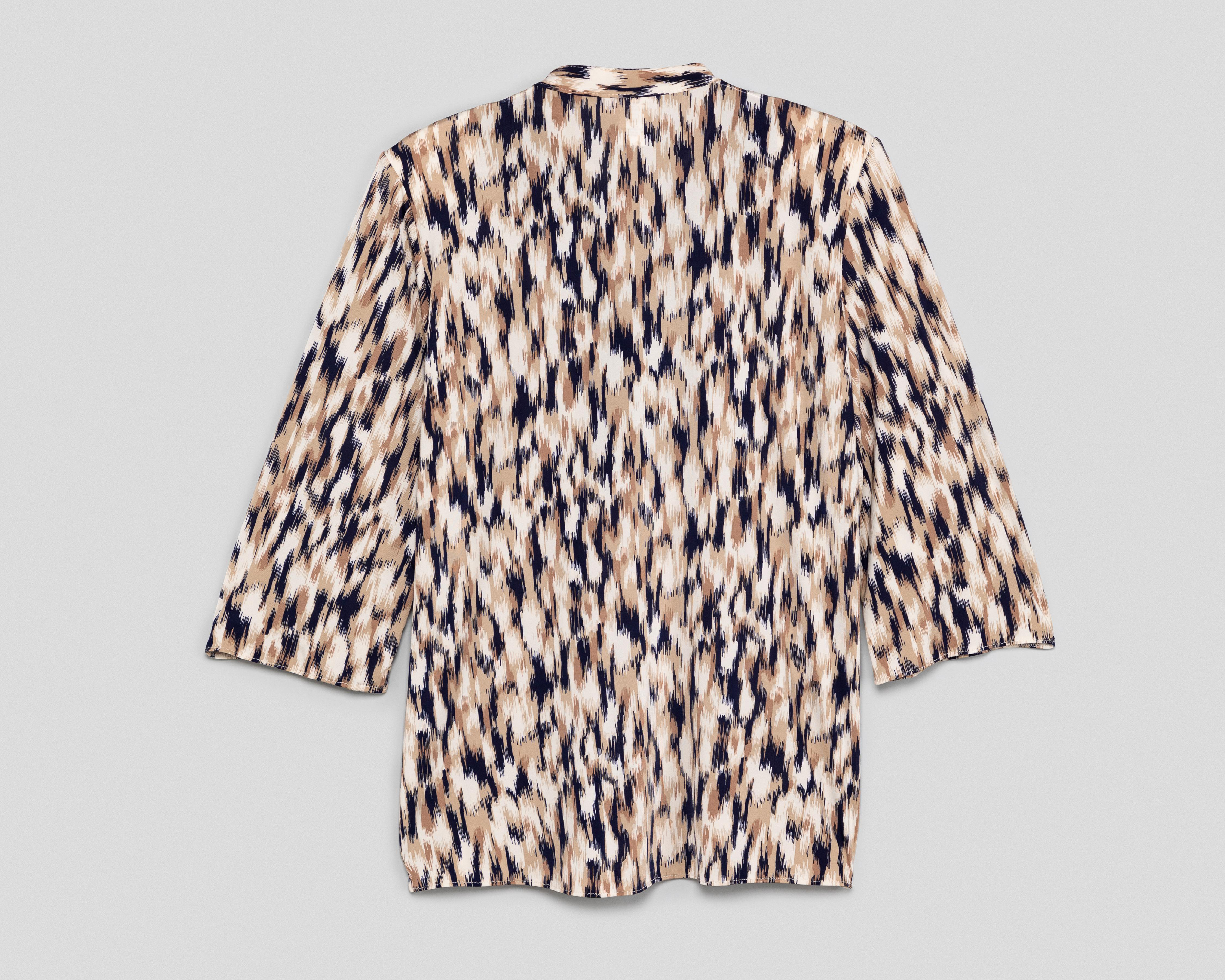 Foto 2 | Blusa Paloma Carmín Estampada para Mujer