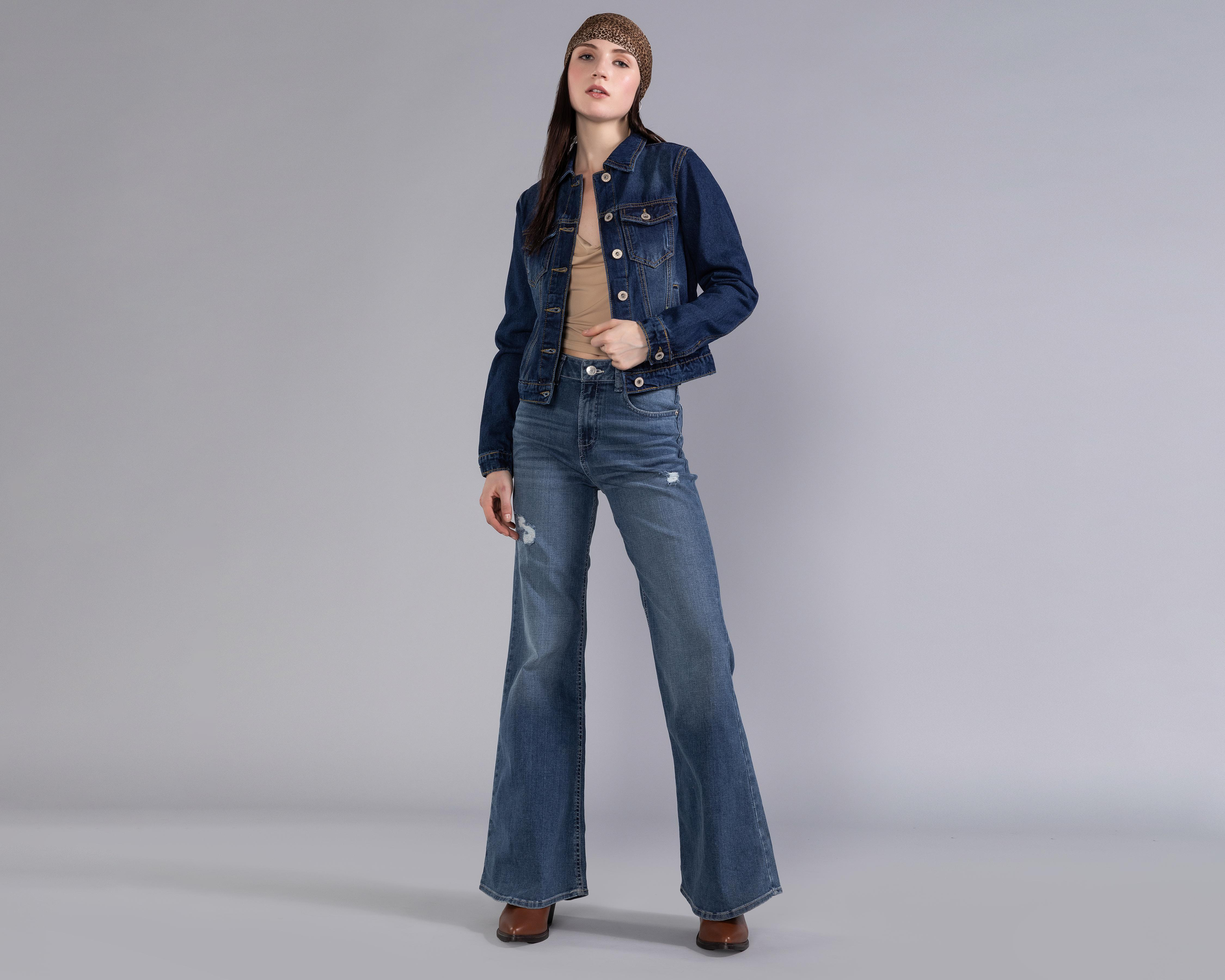 Chamarra de Mezclilla con Botones Strona para Mujer $499