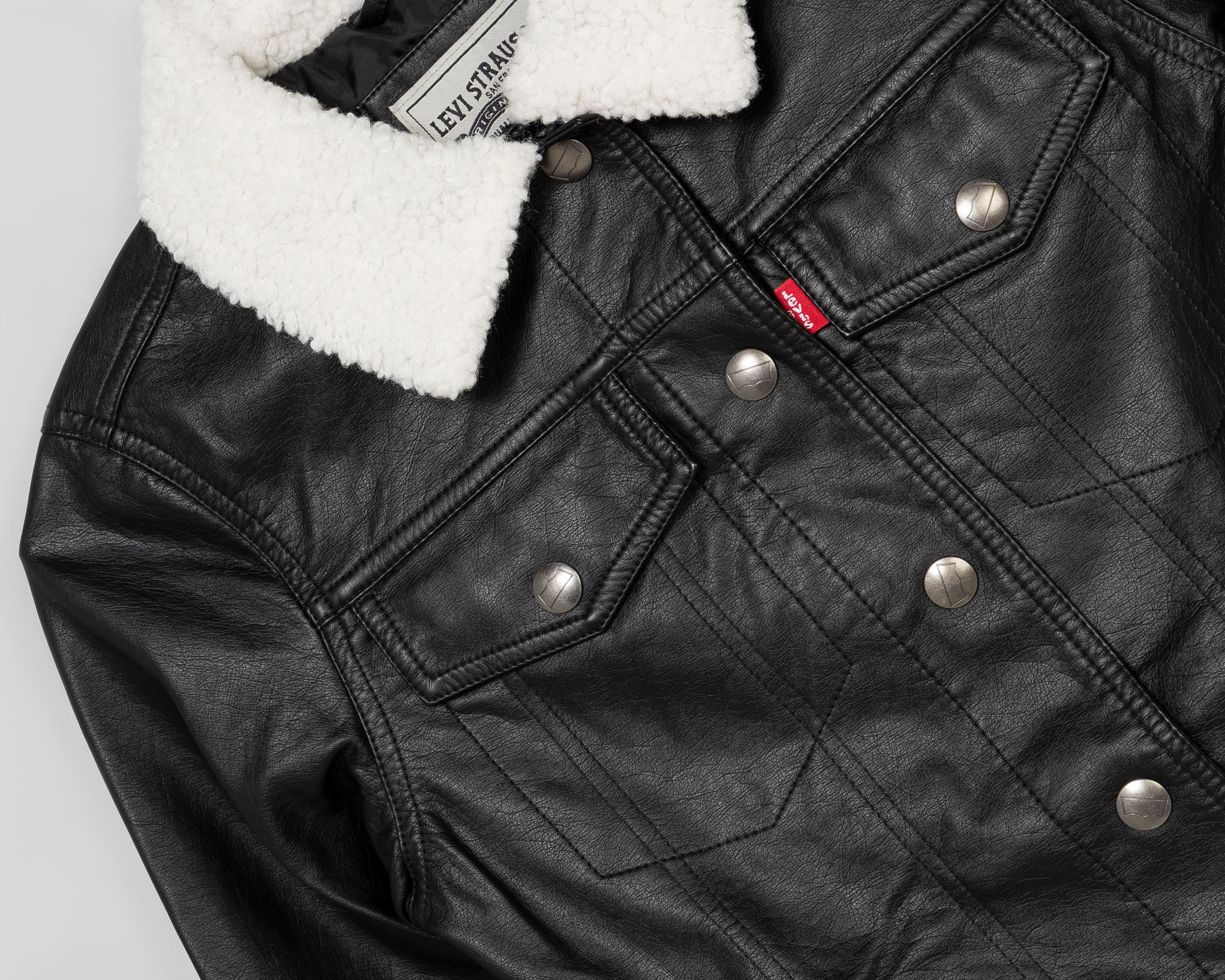 Foto 4 pulgar | Chamarra tipo Piel Levi's para Mujer