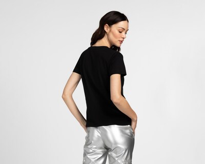 Foto 3 | Playera Jennifer Lopez Cuello Redondo