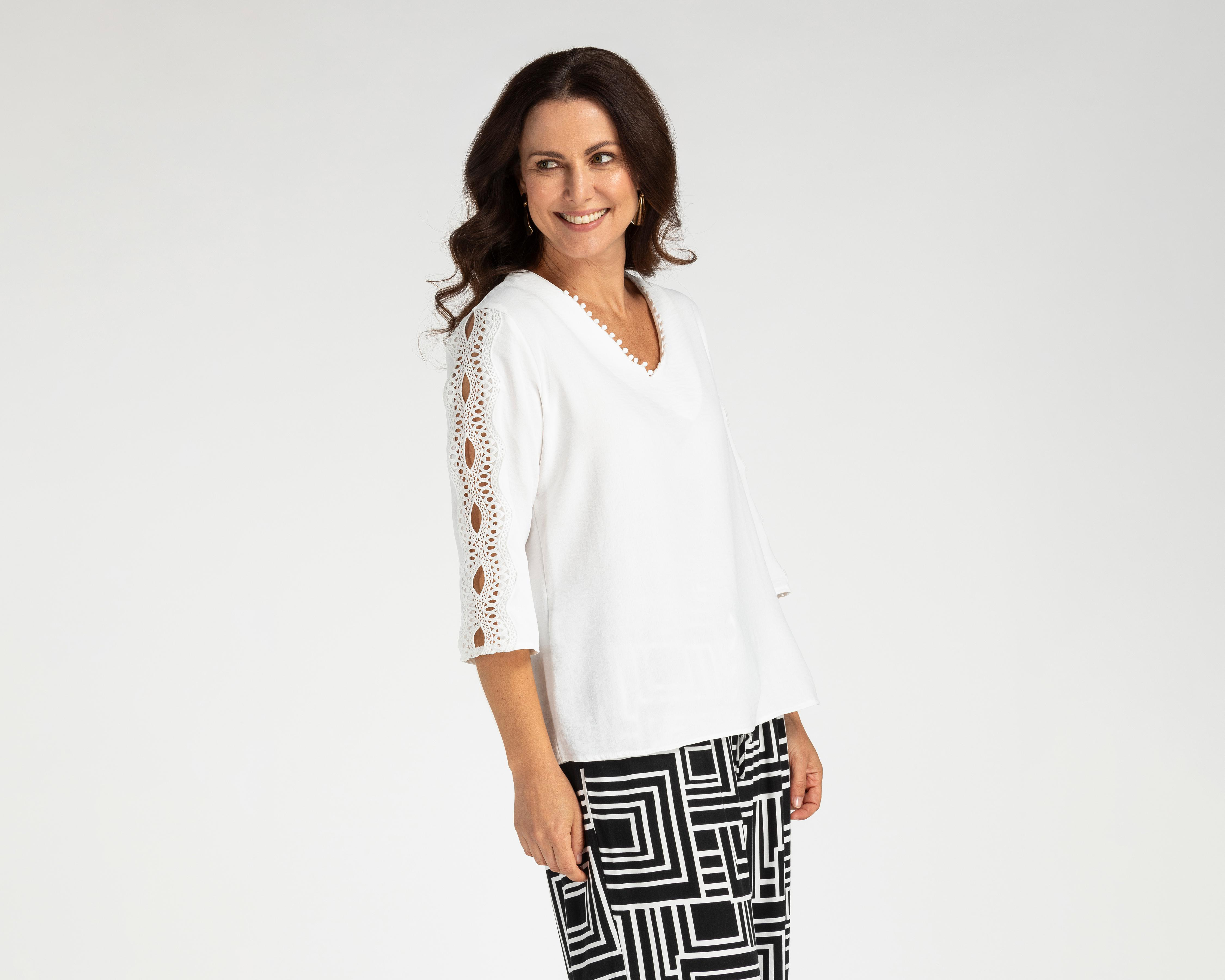 Blusa Lady Sun con Guipur en Mangas para Mujer
