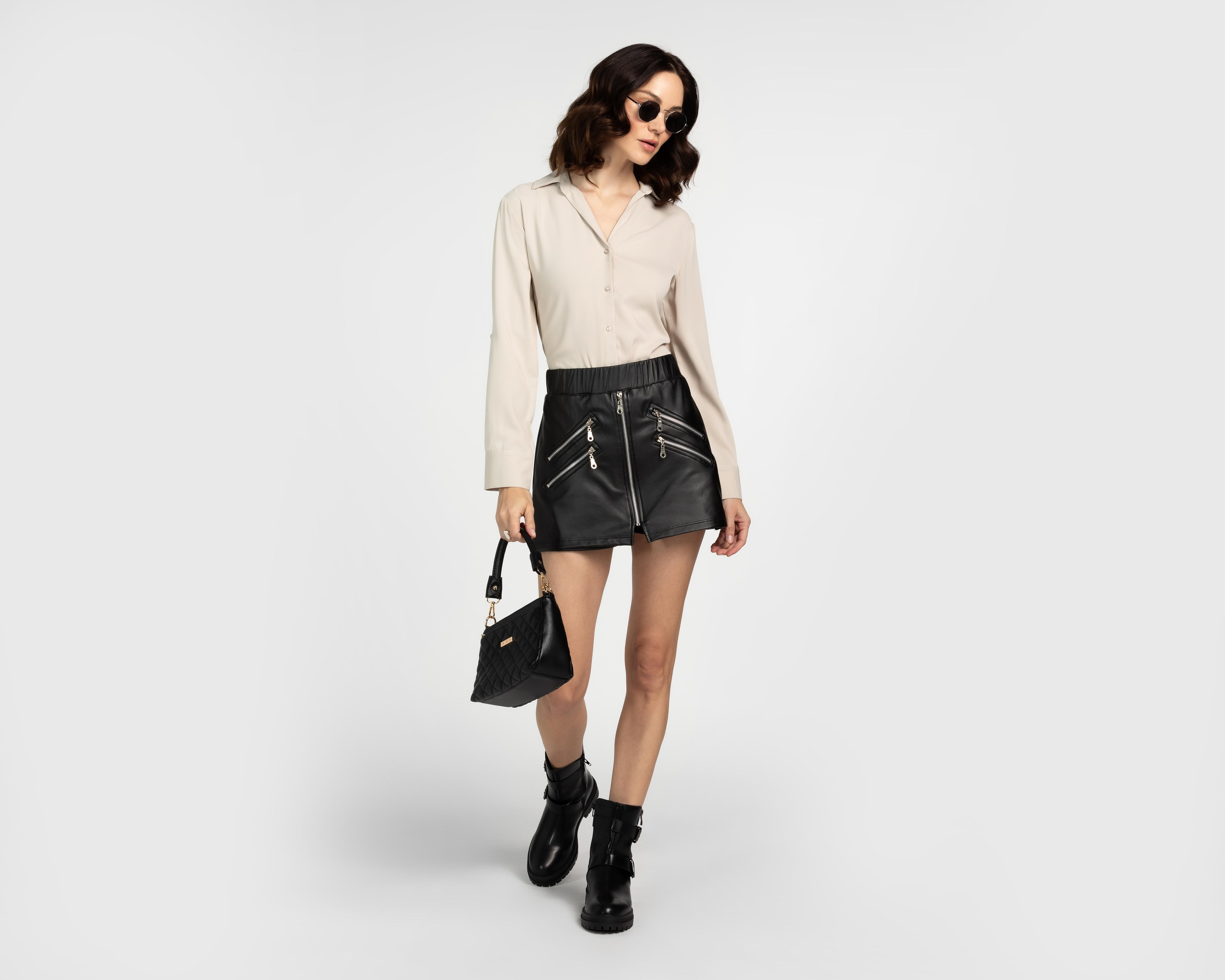 Foto 2 | Short Falda Boy London Tipo Cuero