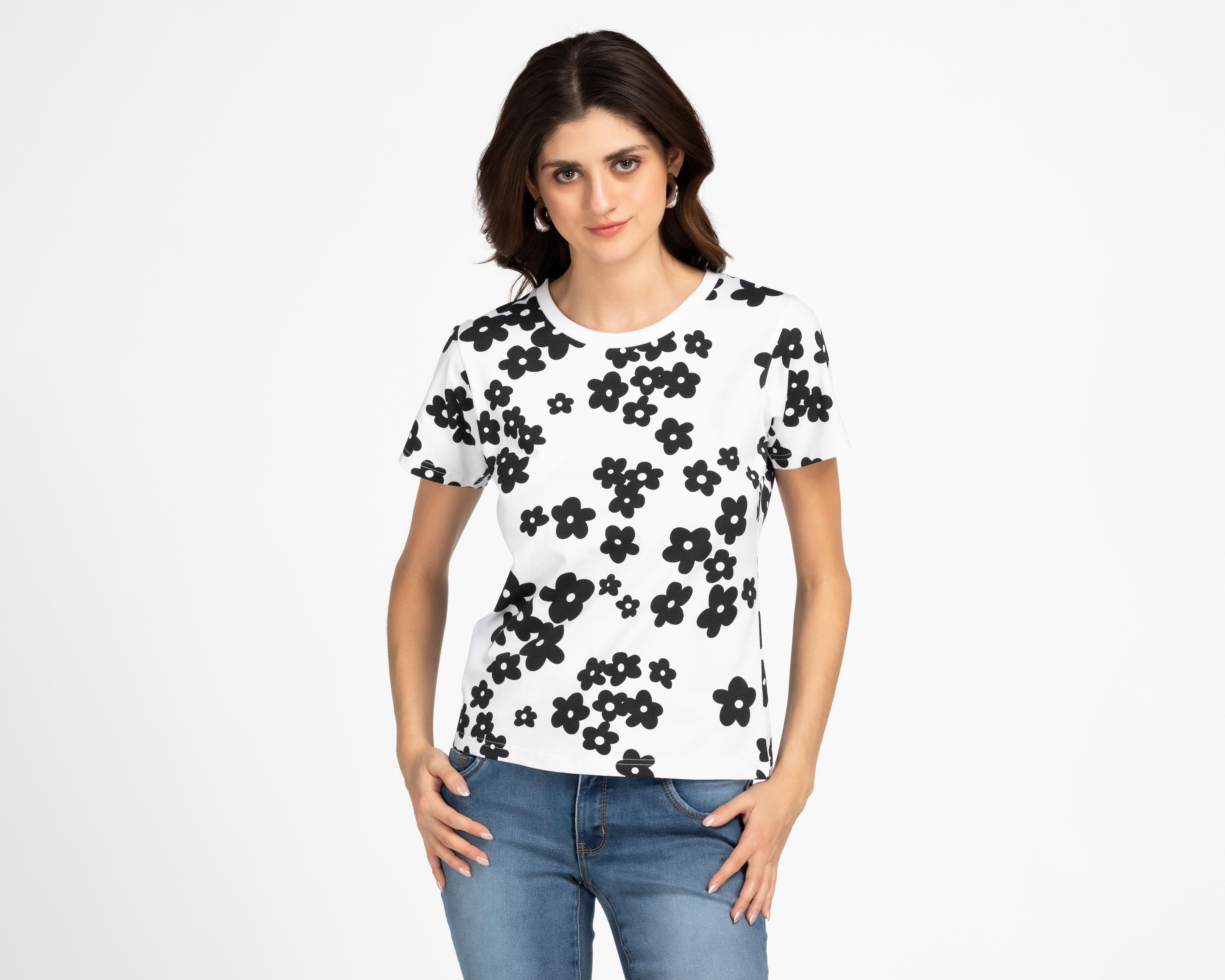 Playera 18 Forever Manga Corta Estampado Floral $149