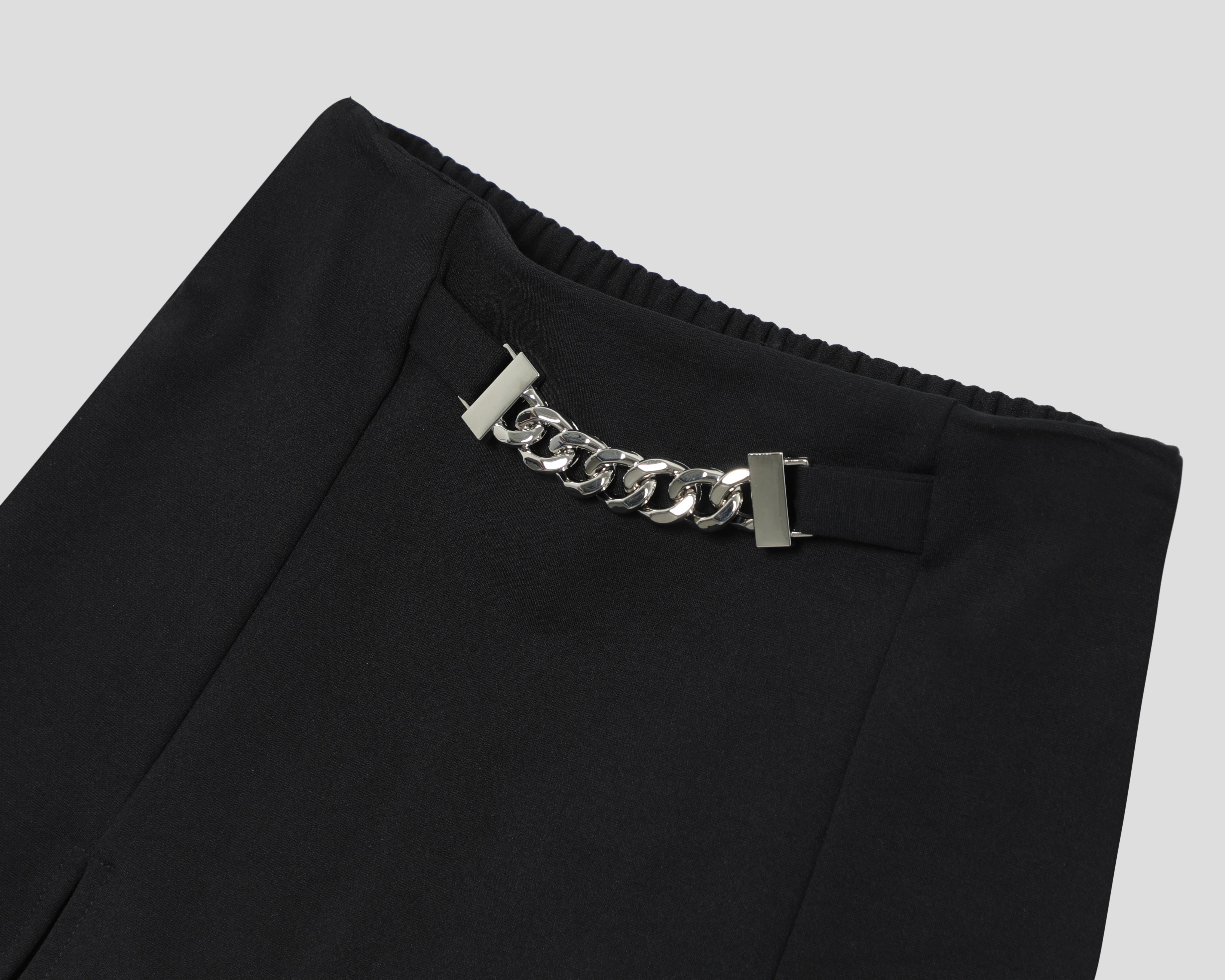 Foto 4 pulgar | Short Falda Boy London Negro para Mujer