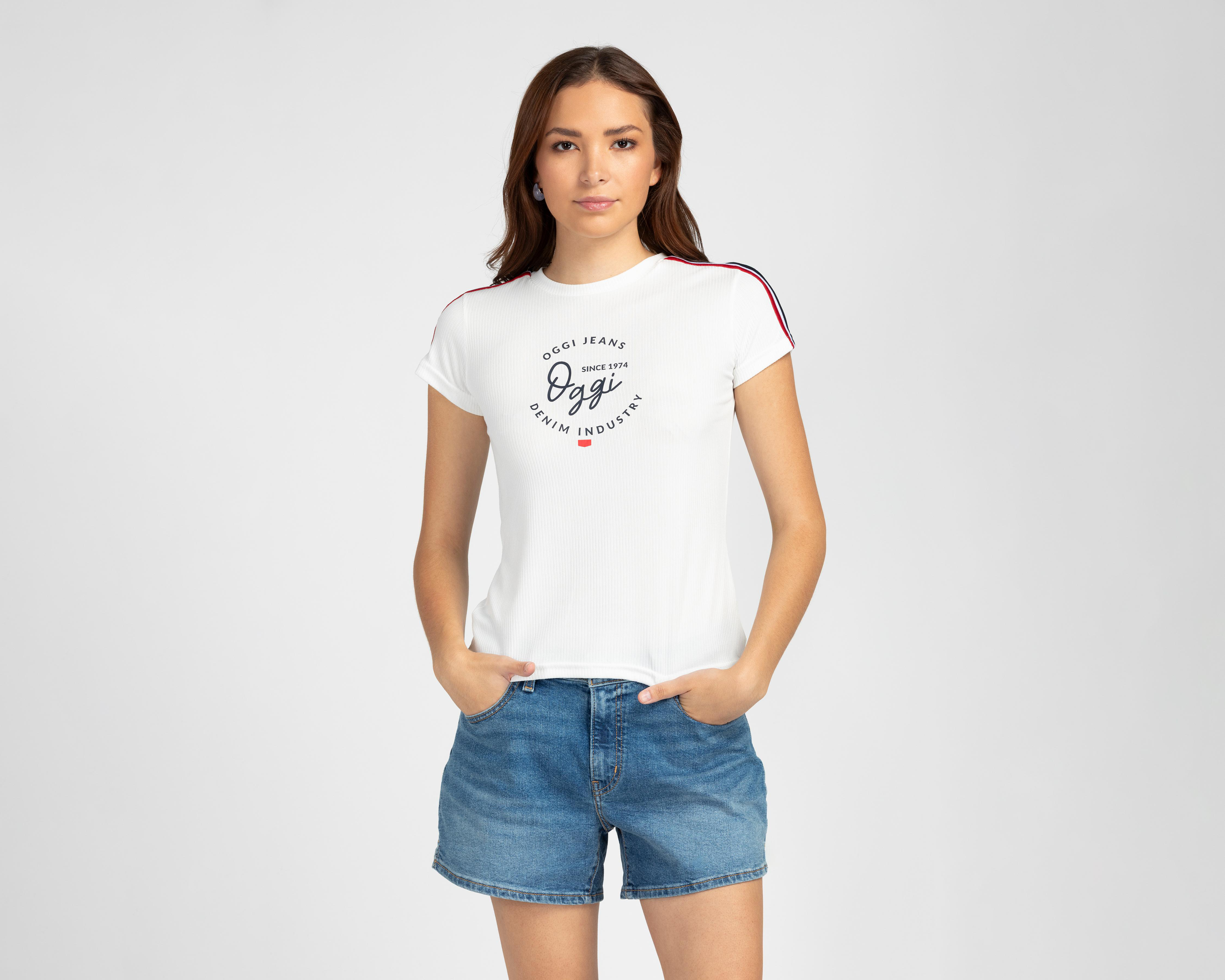 Playera Manga Corta Oggi para Mujer $199