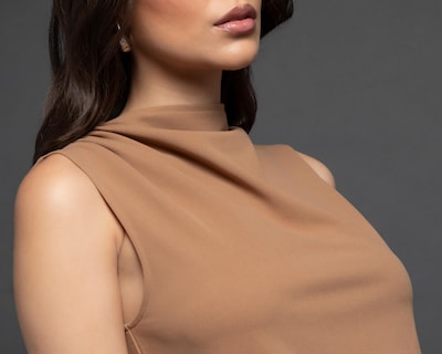 Foto 4 | Blusa Jennifer Lopez Beige sin Mangas