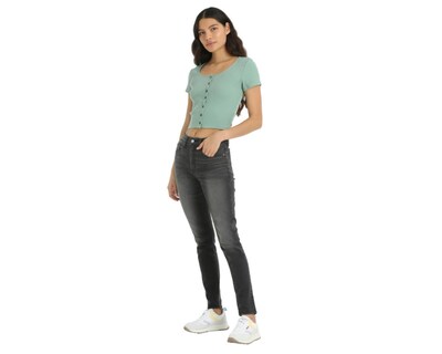 Foto 4 | Jeans Skinny Levi's 721 para Mujer