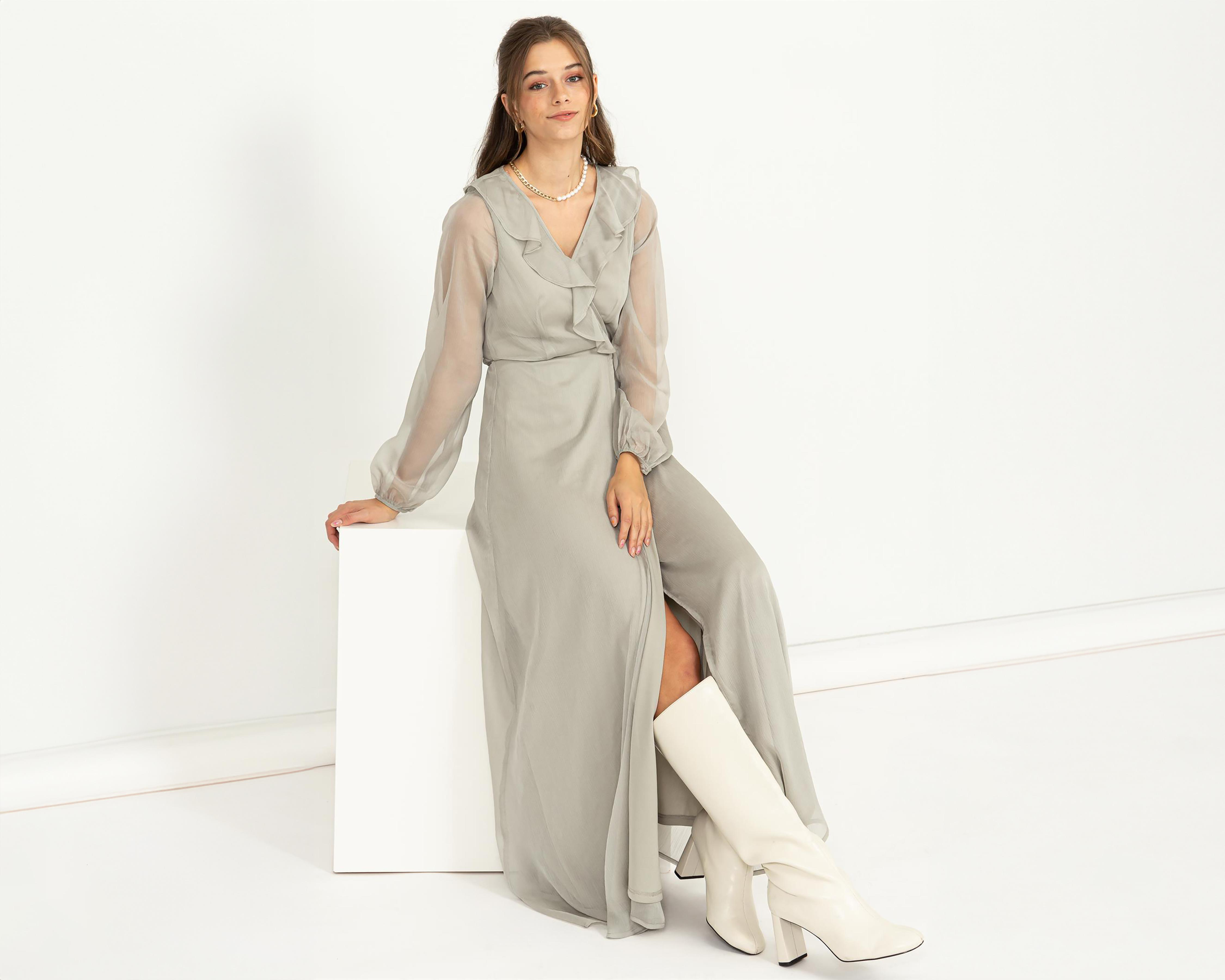 Foto 4 pulgar | Vestido de Noche Sahara Gris Manga Larga Cuello V