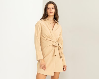 Foto 3 | Vestido Formal Sahara Beige Cruzado Manga Larga