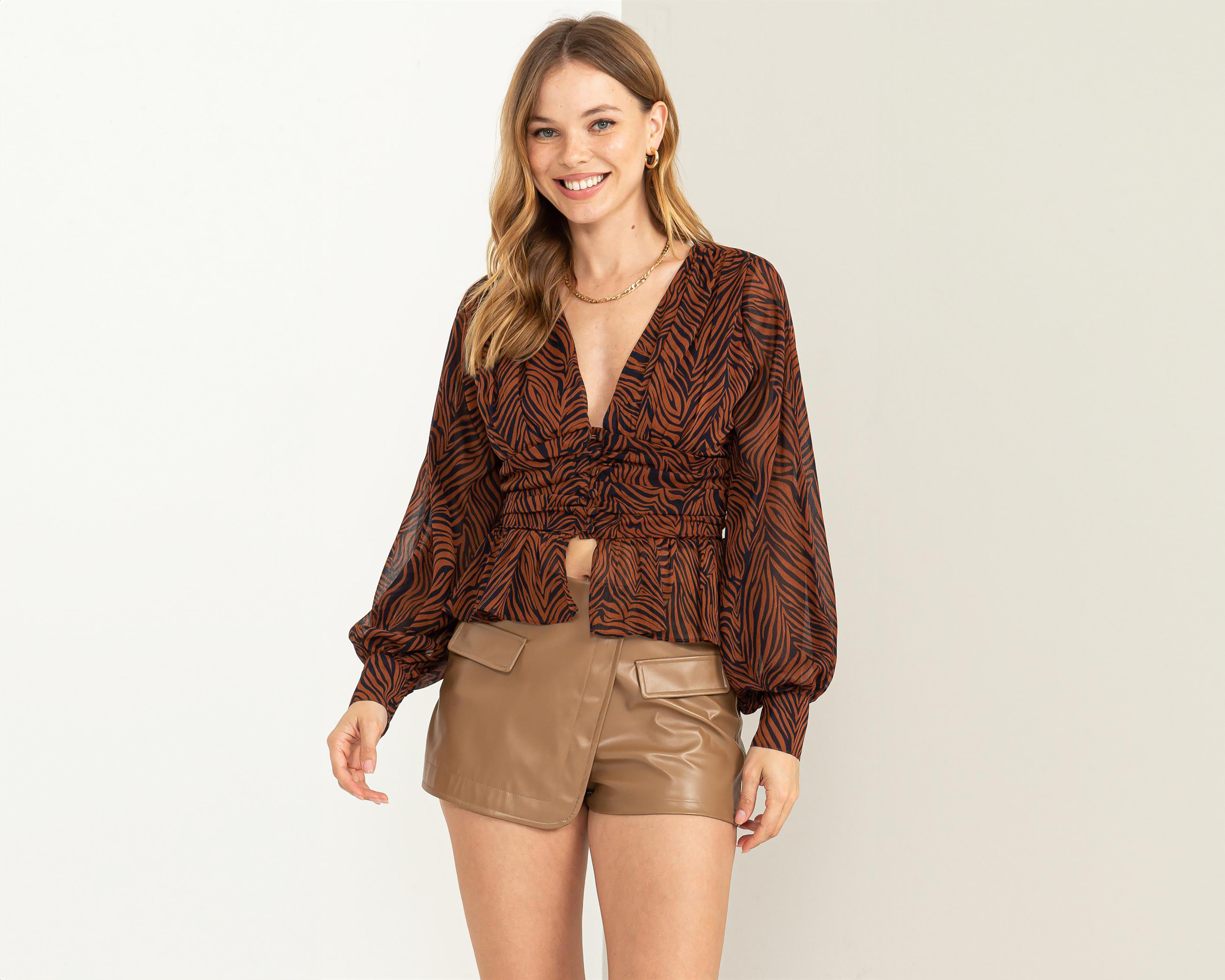 Foto 2 pulgar | Blusa Sahara Animal Print para Mujer