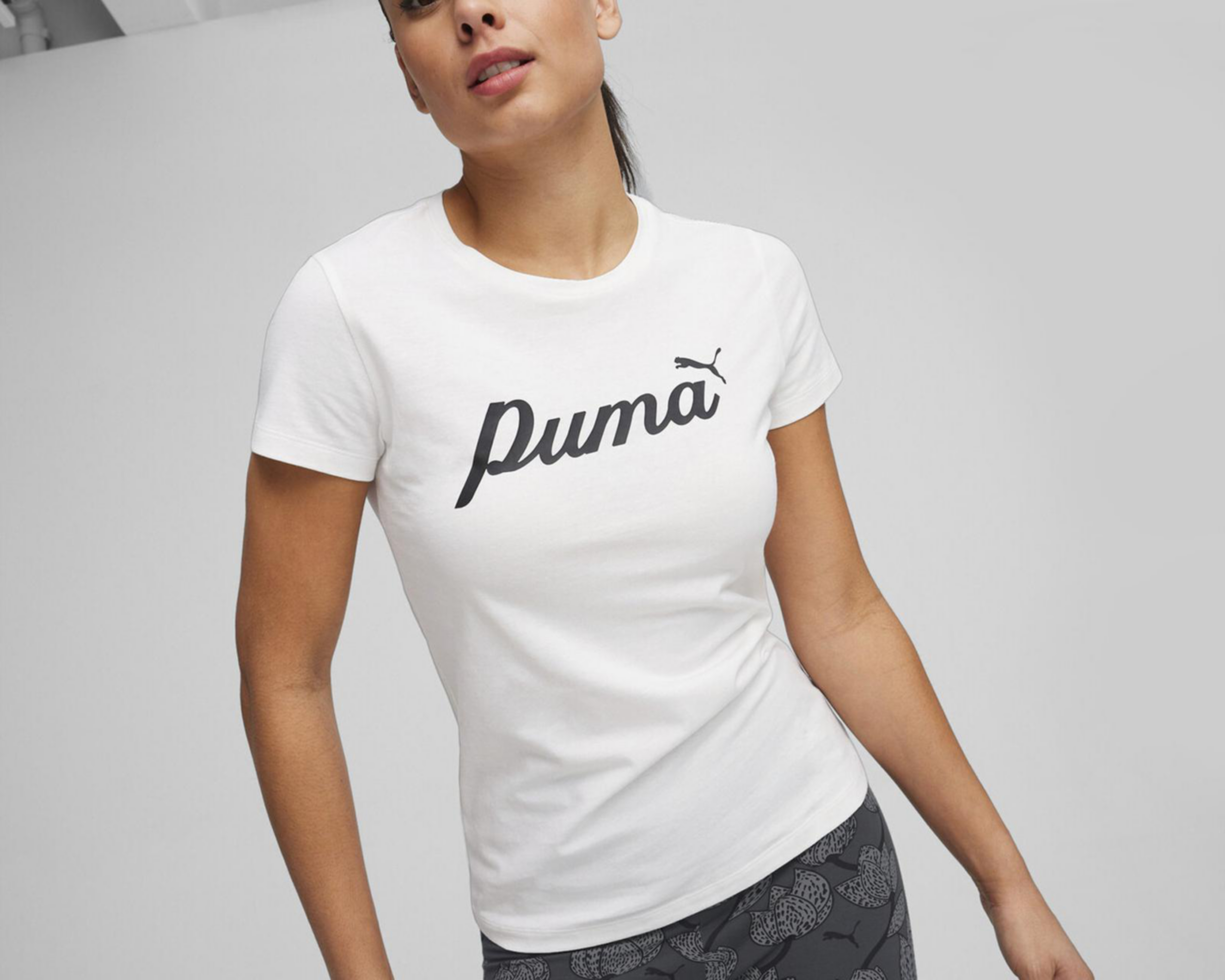 Foto 4 pulgar | Playera de Entrenamiento Puma Essentials Blossom Script TEE para Mujer