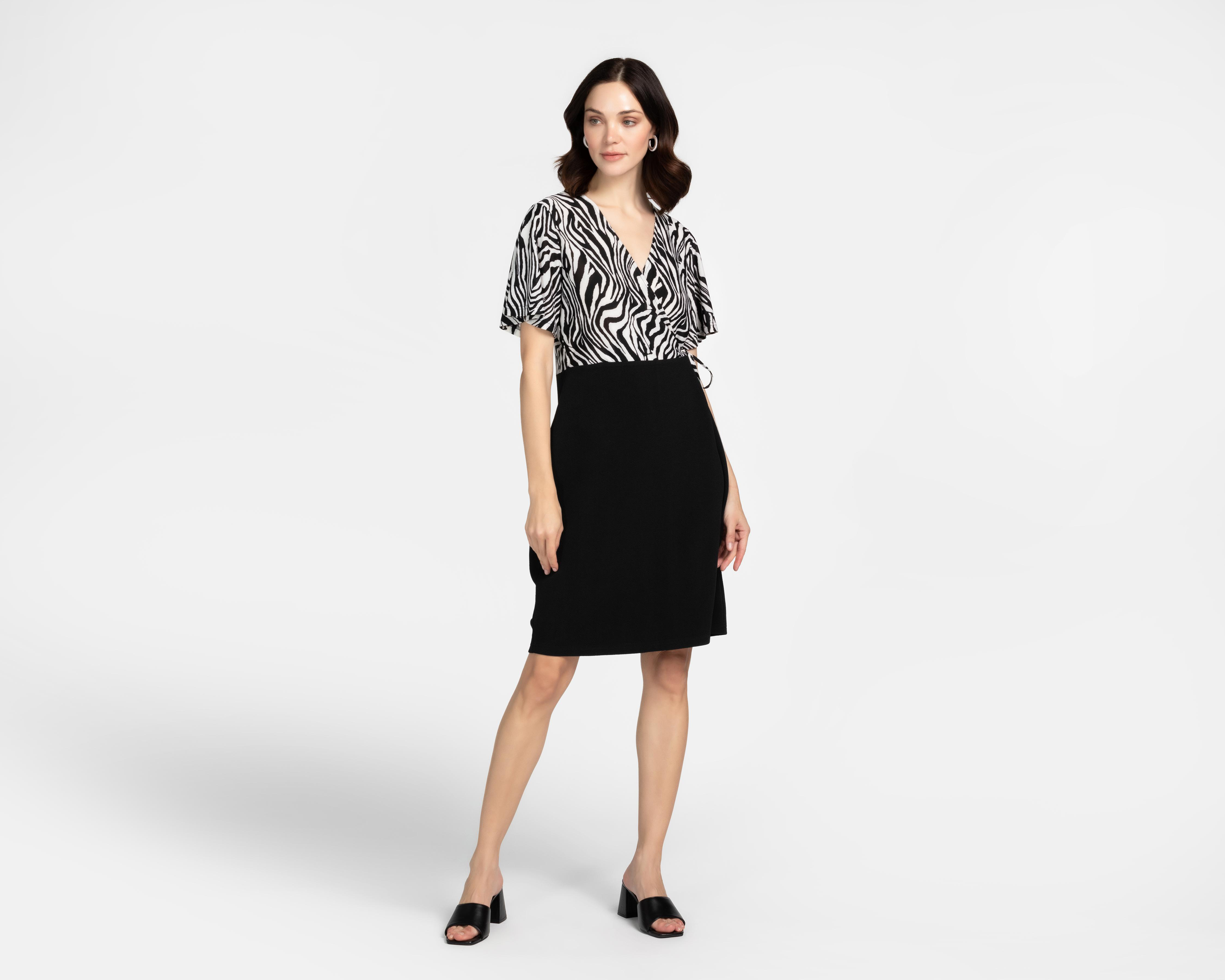 Vestido Formal Sahara Estampado Manga Corta Cuello V para Mujer $249