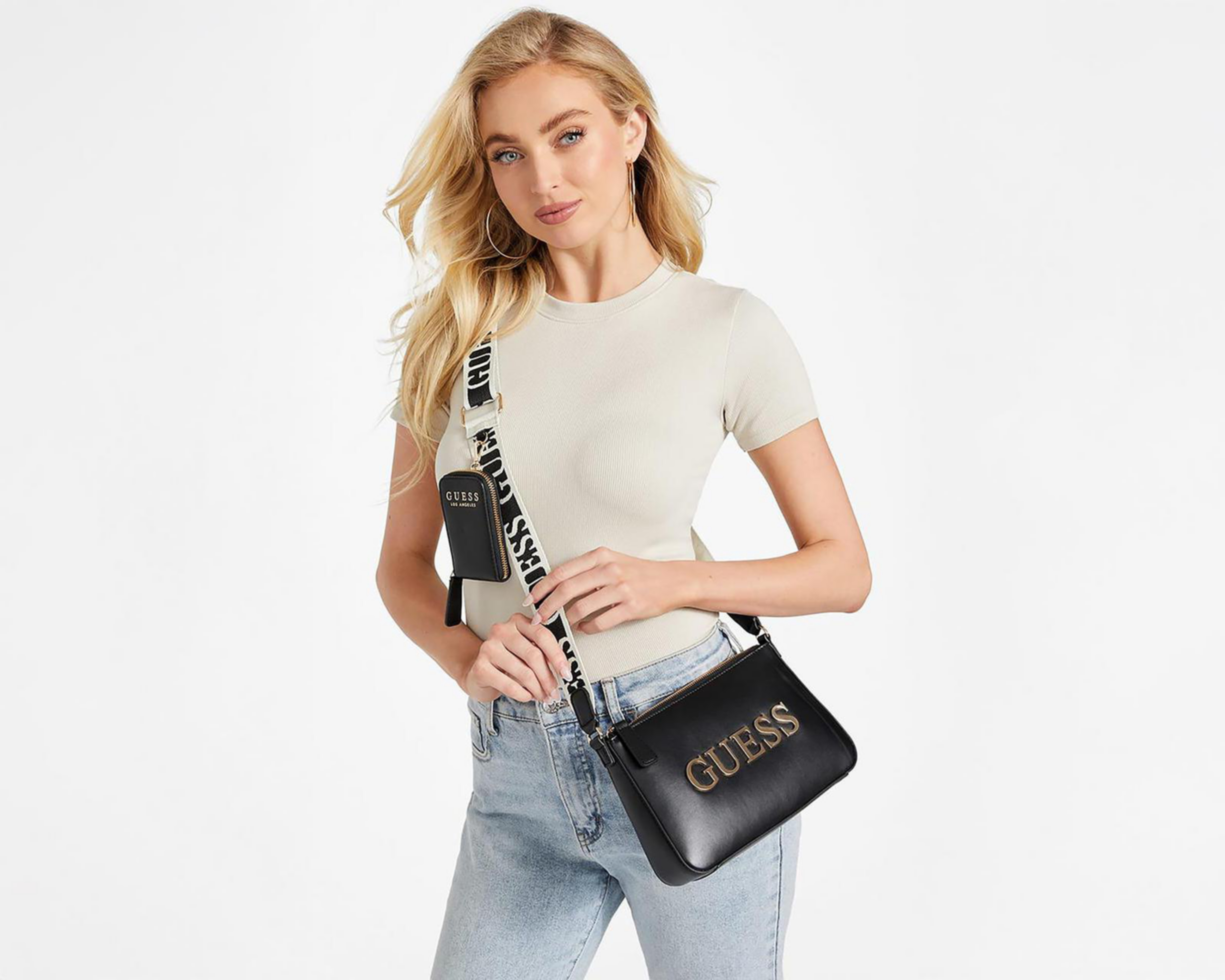 Foto 6 pulgar | Bolsa Cruzada Guess Caracara Top Zip con Monedero