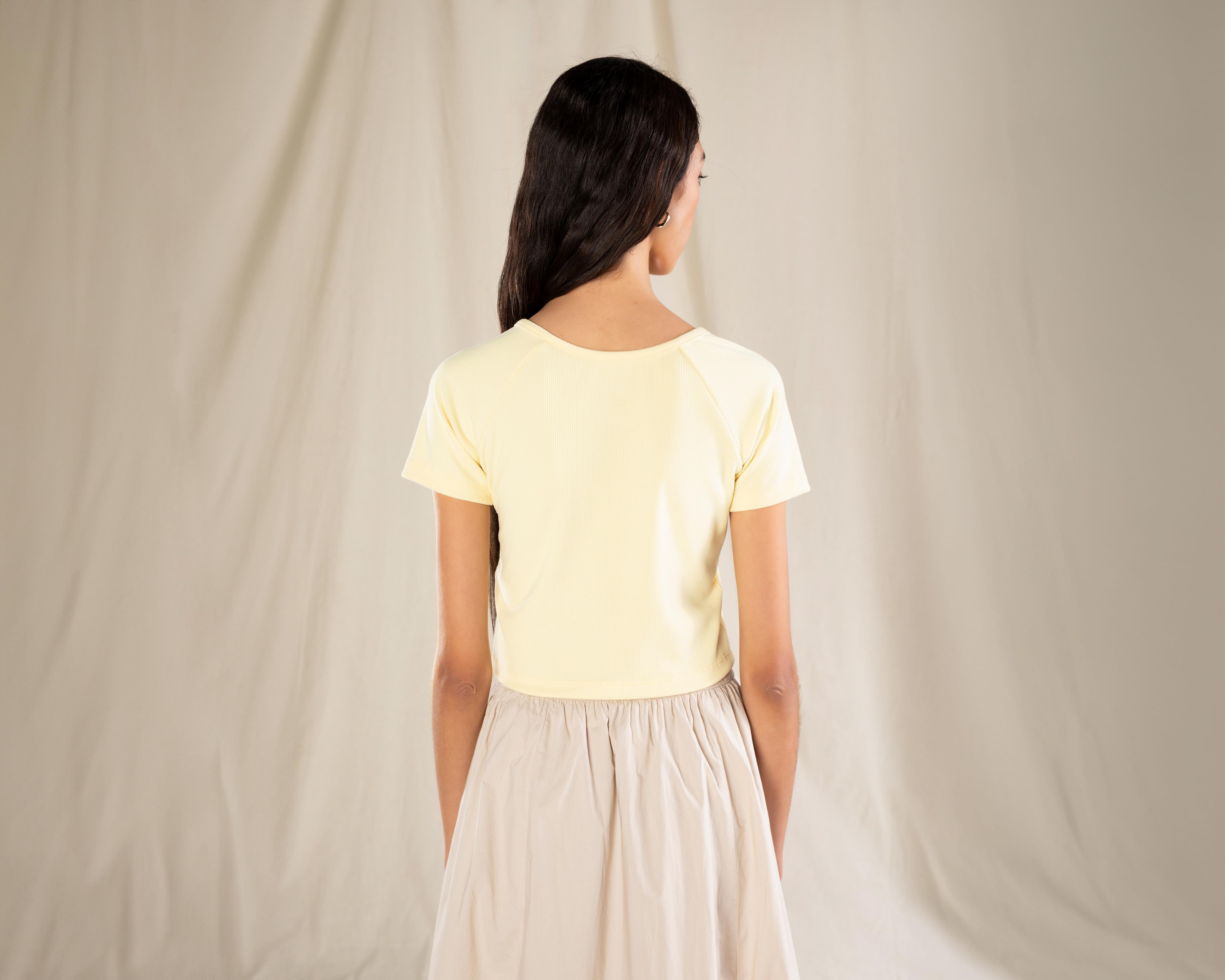Foto 4 pulgar | Blusa Amarilla Strona para Mujer