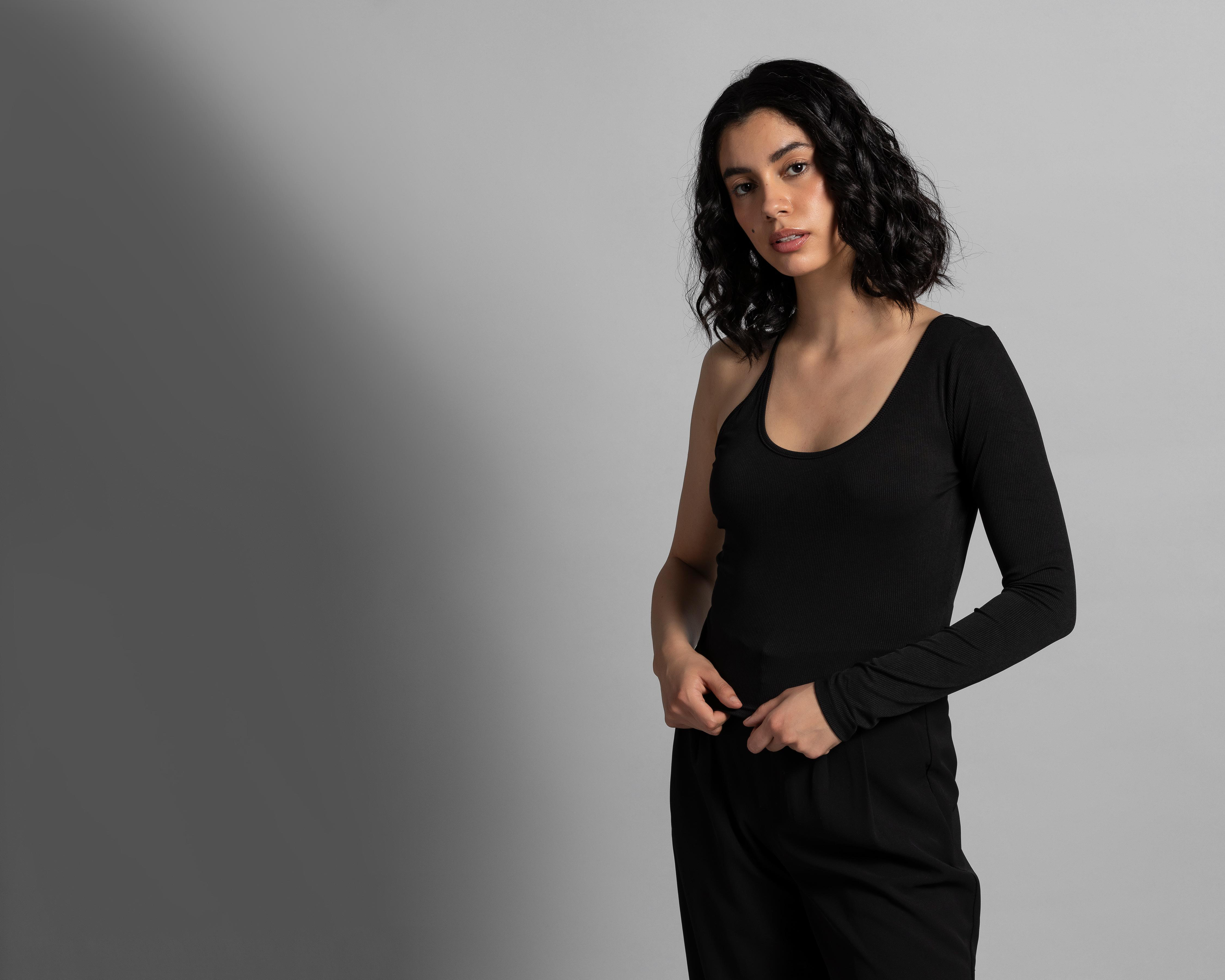 Foto 2 pulgar | Blusa Thinner con Hombro Descubierto