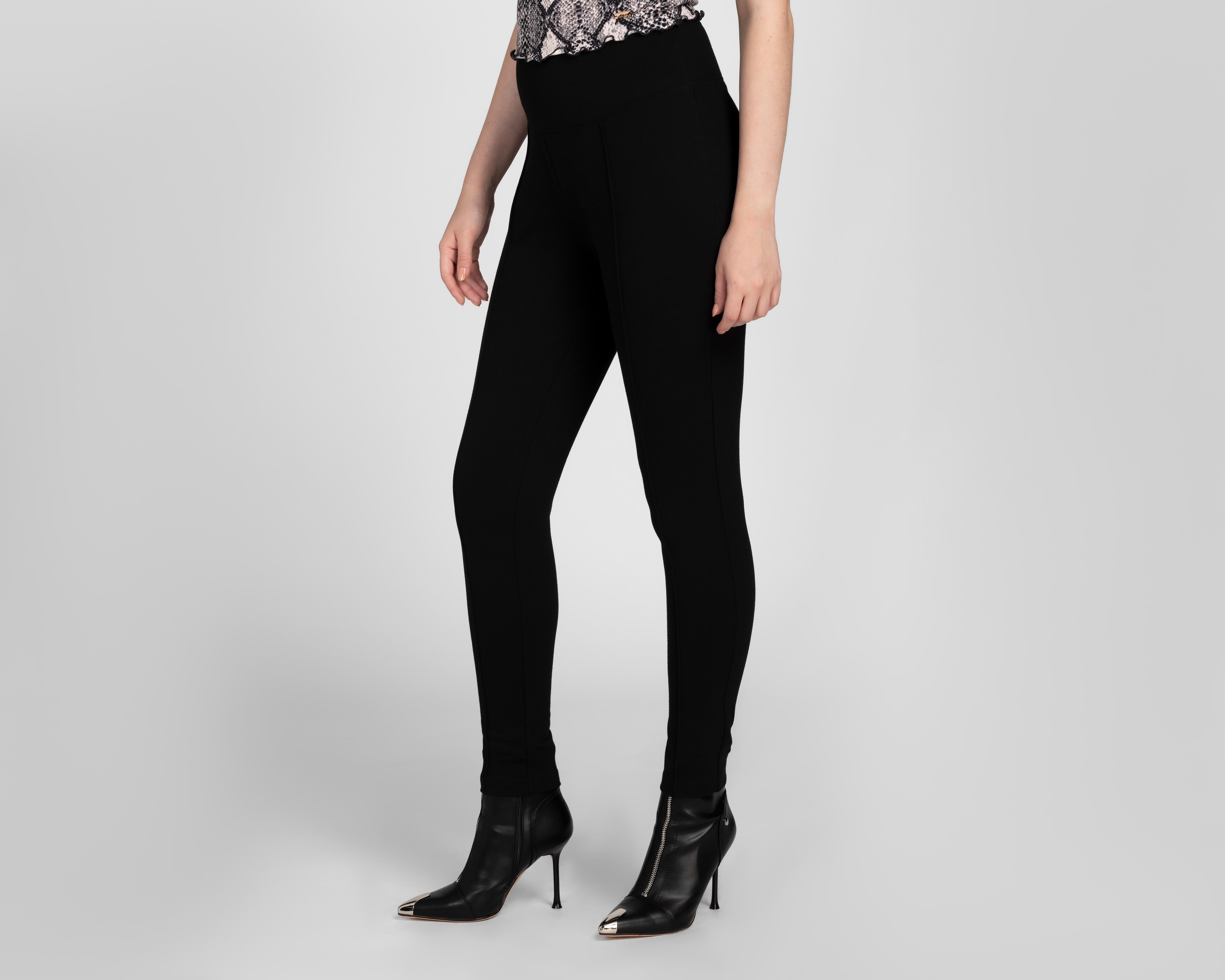 Foto 2 pulgar | Leggings Negros Sahara para Mujer
