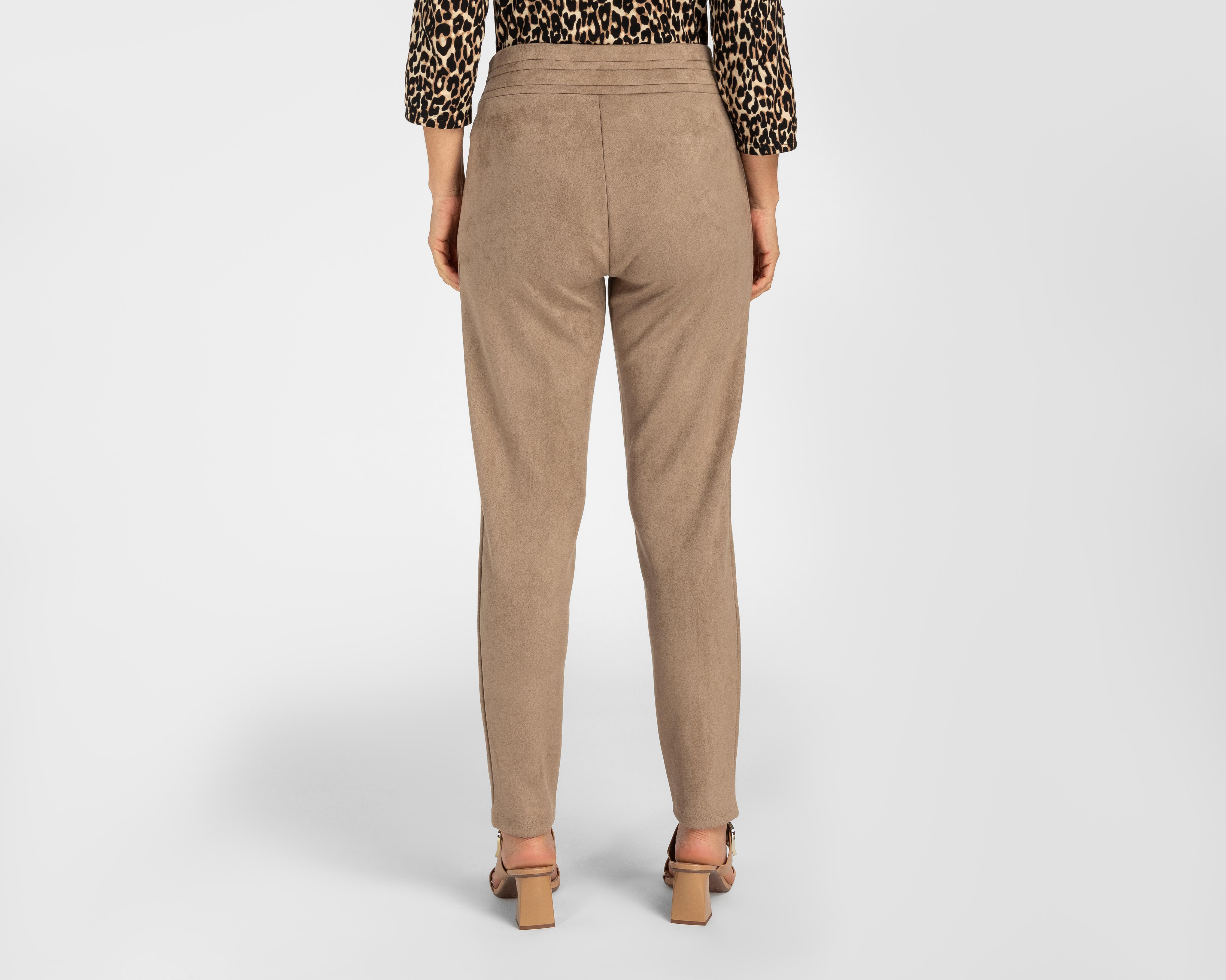 Foto 4 pulgar | Leggings Casuales Suede Sahara para Mujer