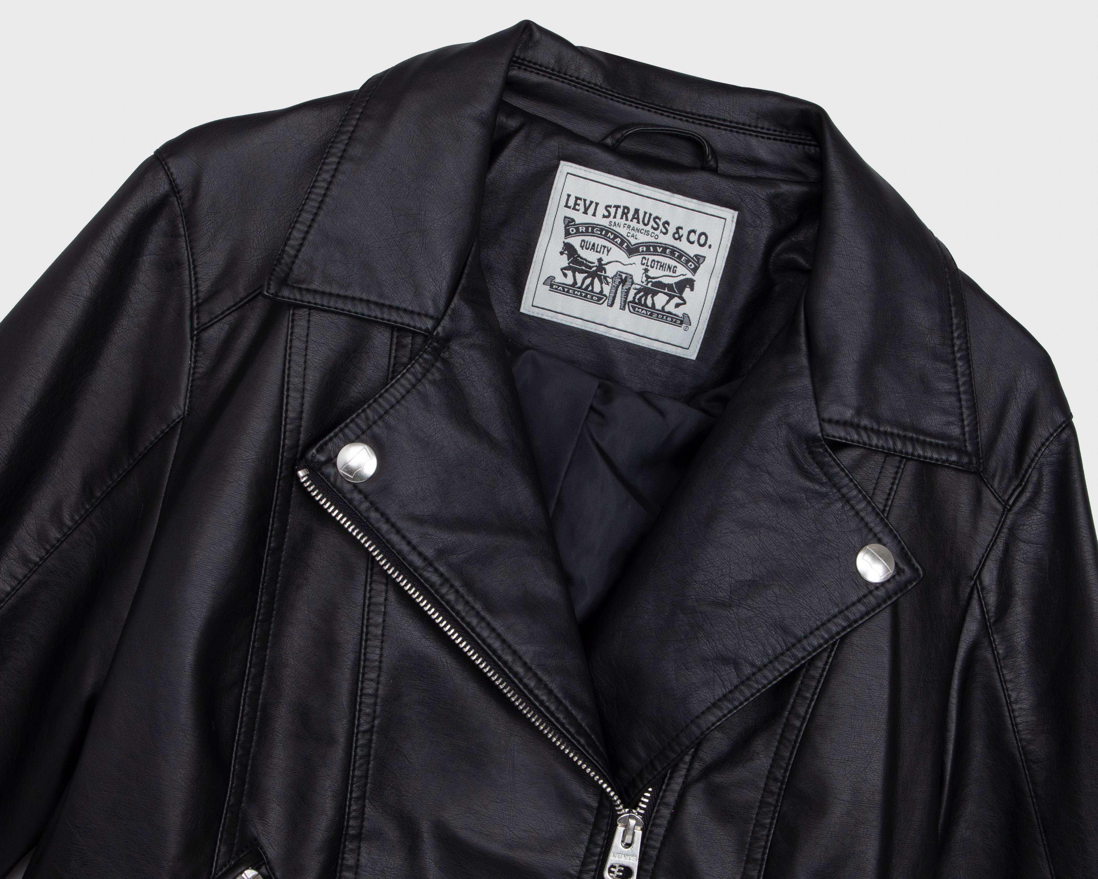 Foto 4 pulgar | Chamarra Negra Levi's para Mujer