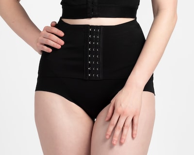Foto 1 | Pantaleta con Control Negra Shape & Care para Mujer