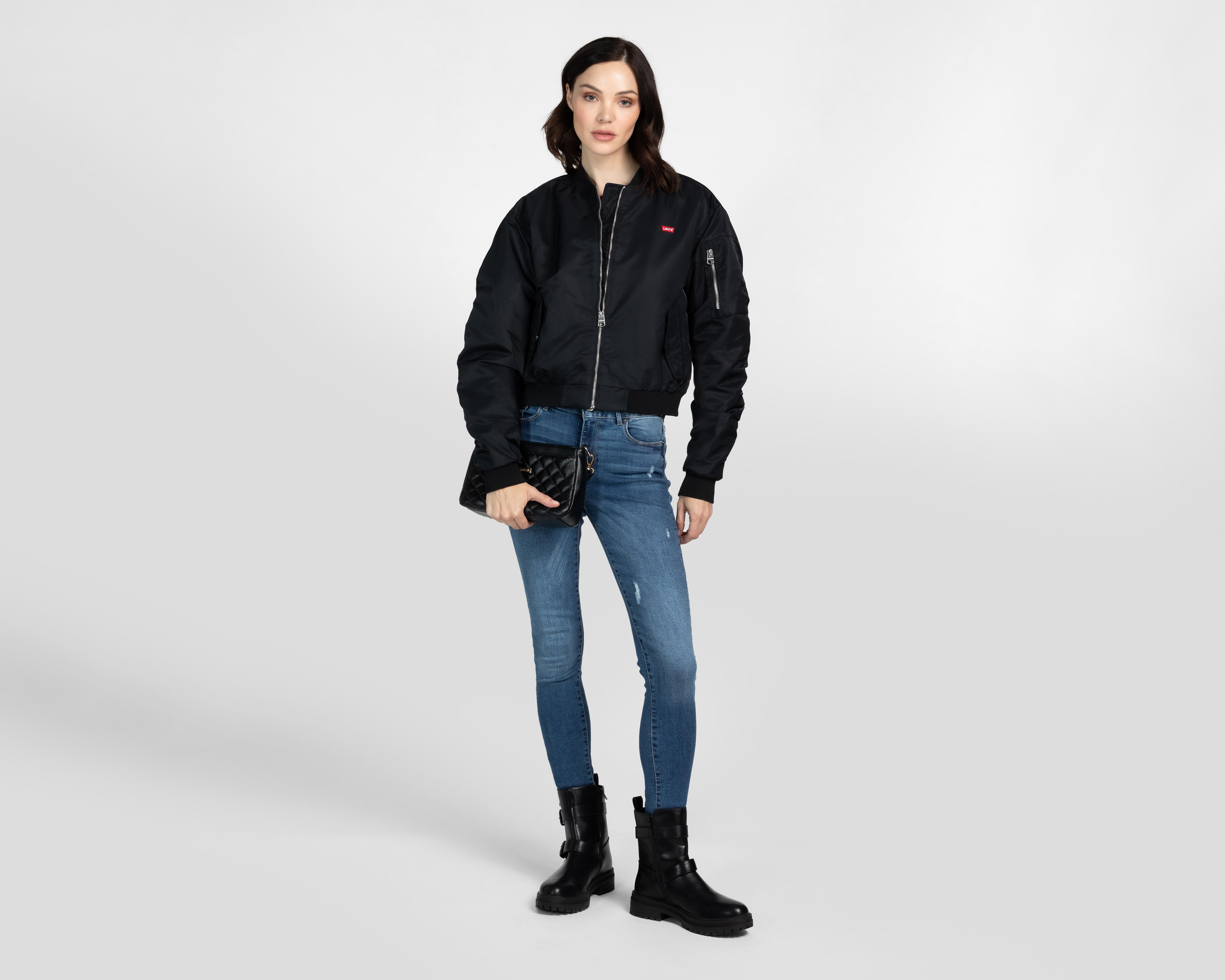 Foto 3 pulgar | Chamarra Negra Levi's para Mujer