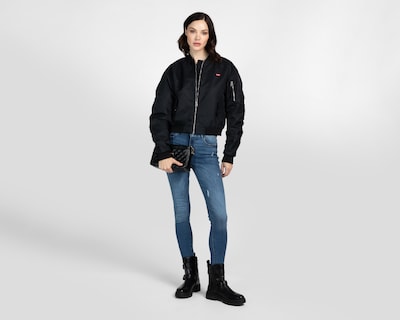 Foto 2 | Chamarra Negra Levi's para Mujer