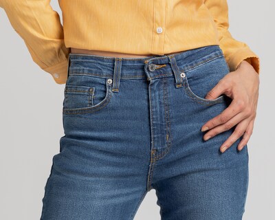 Foto 4 | Jeans Flare Levi's 726 High Rise para Mujer