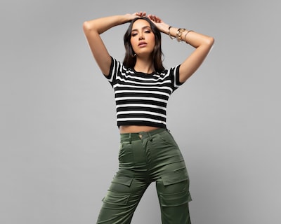 Foto 1 | Playera Jennifer Lopez de Rayas para Mujer