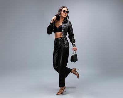 Foto 1 | Pantalón Flare Jennifer Lopez Negro para Mujer