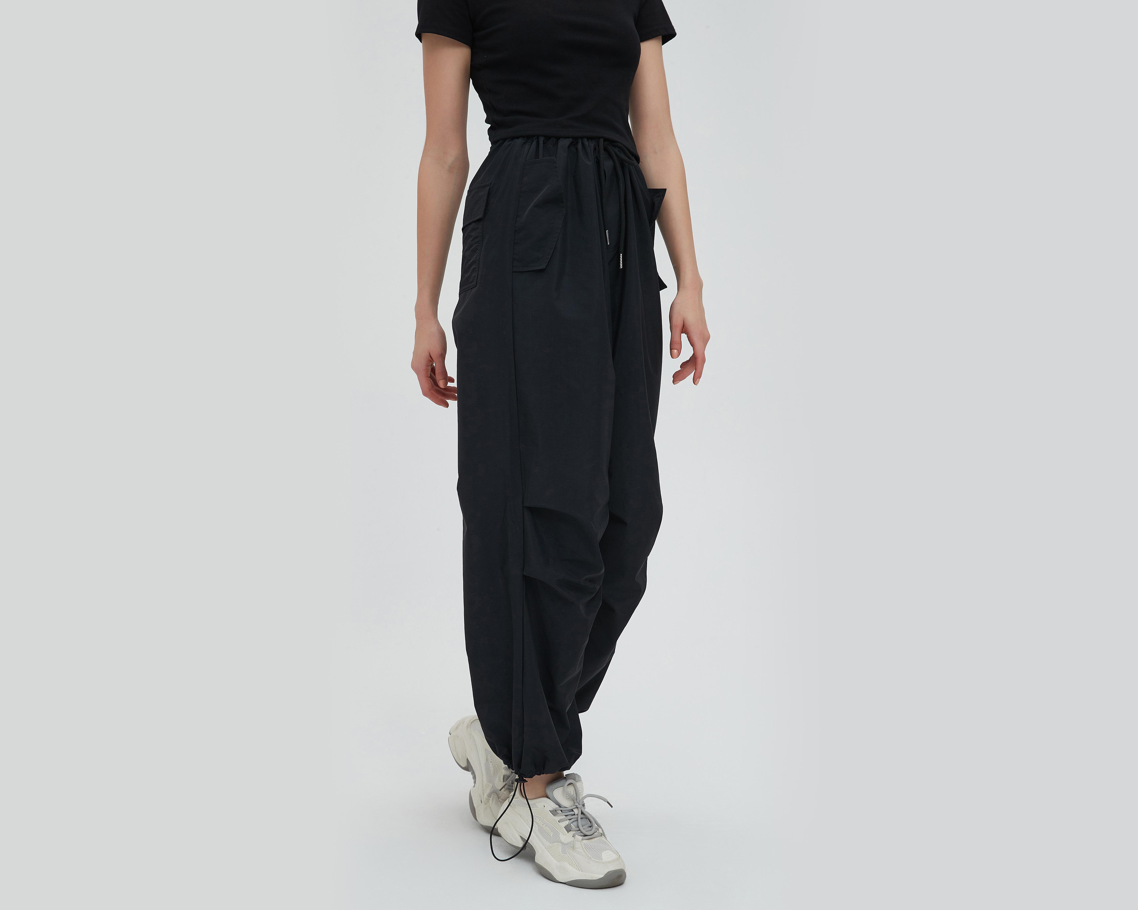 Pantalón Ancho Thinner con Bolsas $319