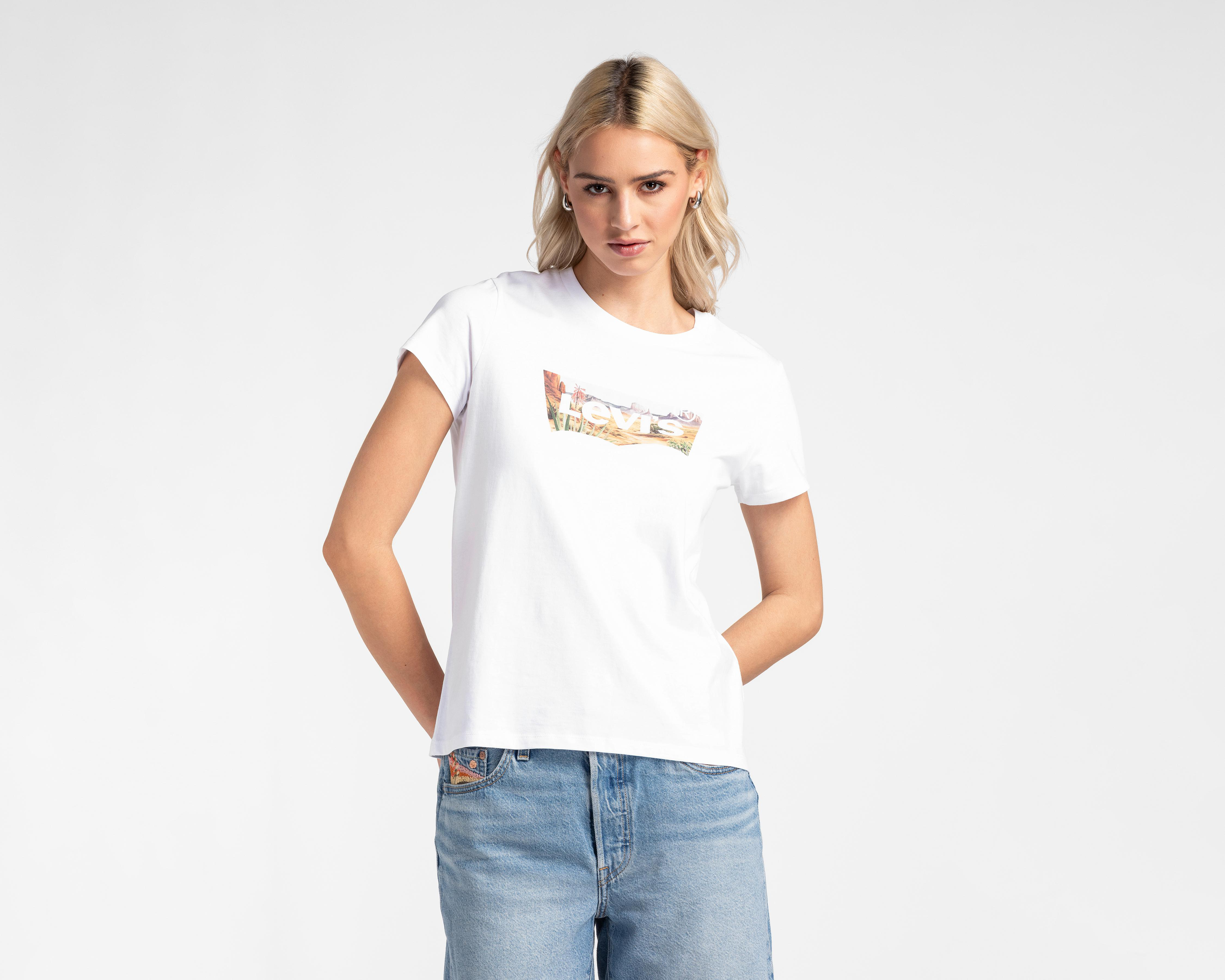 Playera Blanca Levi's para Mujer $412
