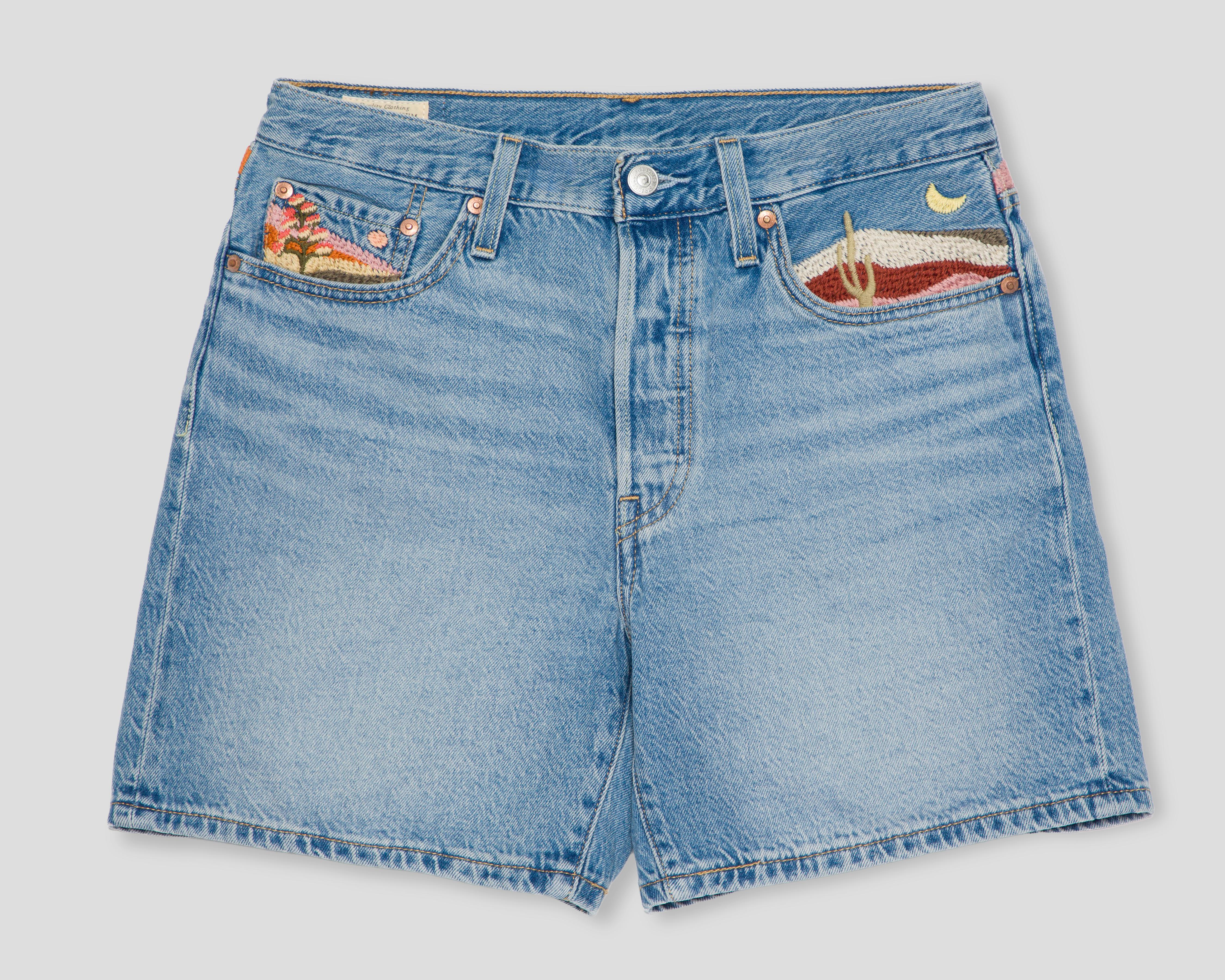 Foto 2 pulgar | Short Levi's con Bordados para Mujer